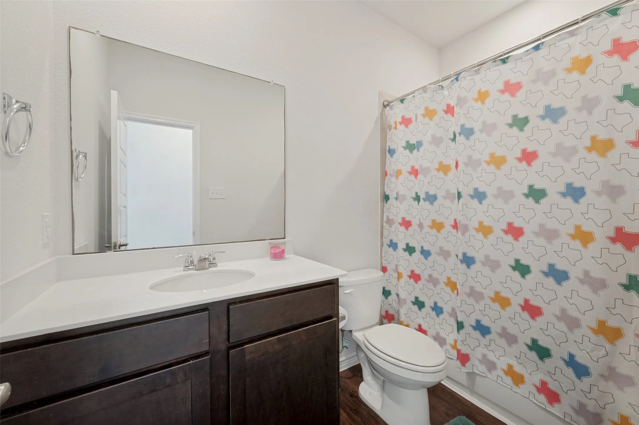 Single Family Residence For Sale in Denton County , 6301 Cheshire Street, Celina, Texas 76227, 4 Bedroom, 3 Bathroom, 2 Garage spaces, 2,524 Sqft, built in 2018, mls#21298712, Real Estate Agent in Celina, Homes For Sale in Denton county, Homes For Sale in Celina, Realtor in Celina Texas, Real Estate Brokerage Independent Realty Texas, Luminita Cordes Realtor