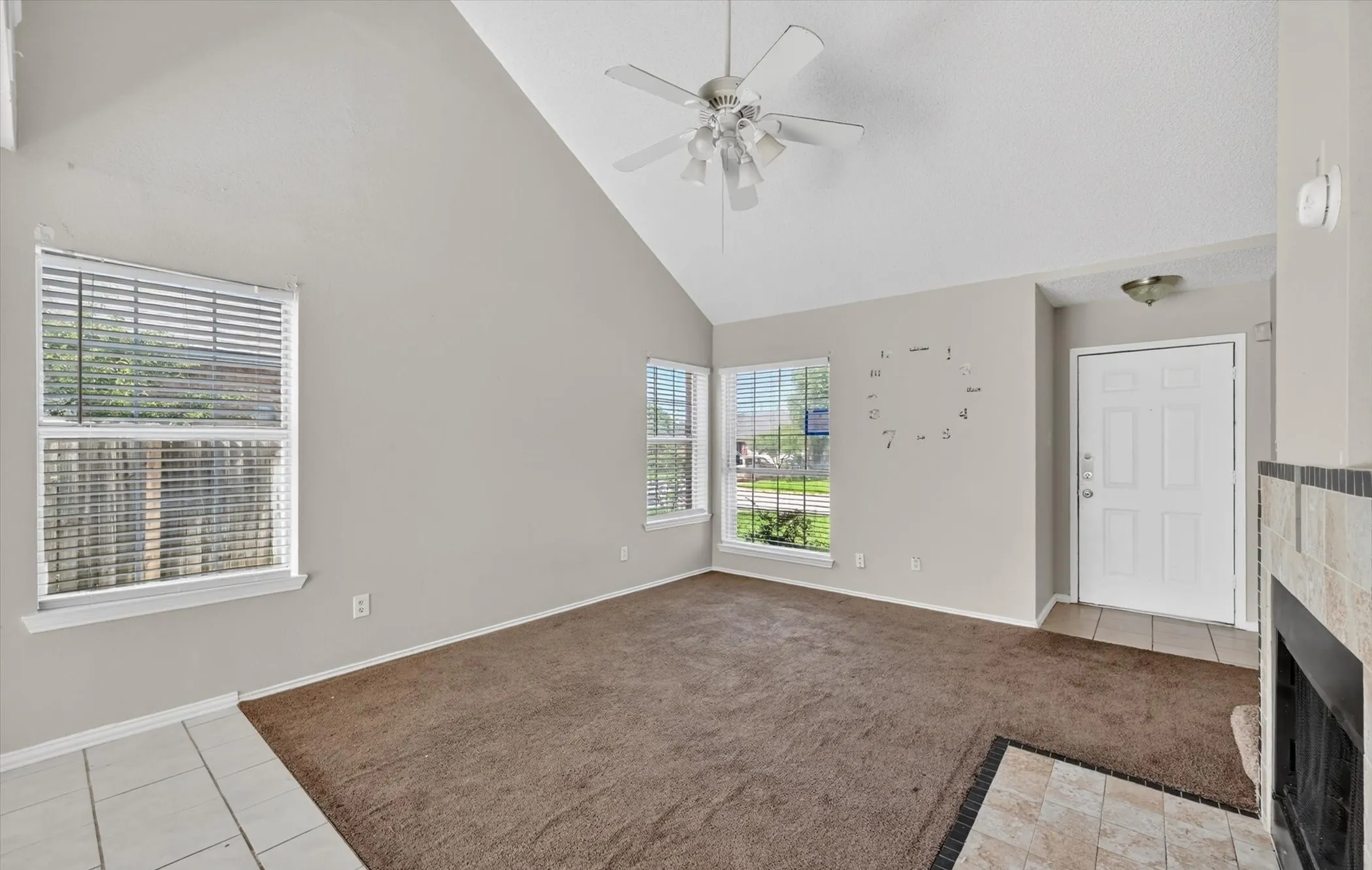 Townhouse For Sale in Tarrant County , 6611 Olivewood Drive, Arlington, Texas 76001, 3 Bedroom, 2 Bathroom, 1 Garage spaces, 1,351 Sqft, built in 1986, mls#21295863, Real Estate Agent in Arlington, Homes For Sale in Tarrant county, Homes For Sale in Arlington, Realtor in Arlington Texas, Real Estate Brokerage Independent Realty Texas, Luminita Cordes Realtor