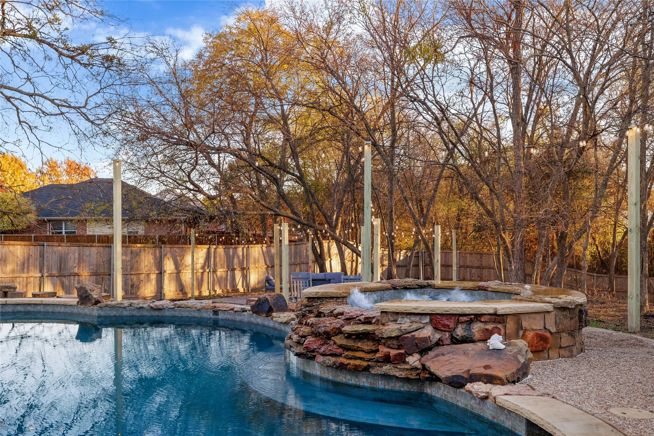 Single Family Residence For Sale in Rockwall County , 3869 Pinebluff Lane, Rockwall, Texas 75032, 5 Bedroom, 3 Bathroom, 2 Garage spaces, 3,304 Sqft, built in 2002, mls#21298736, Real Estate Agent in Rockwall, Homes For Sale in Rockwall county, Homes For Sale in Rockwall, Realtor in Rockwall Texas, Real Estate Brokerage Independent Realty Texas, Luminita Cordes Realtor