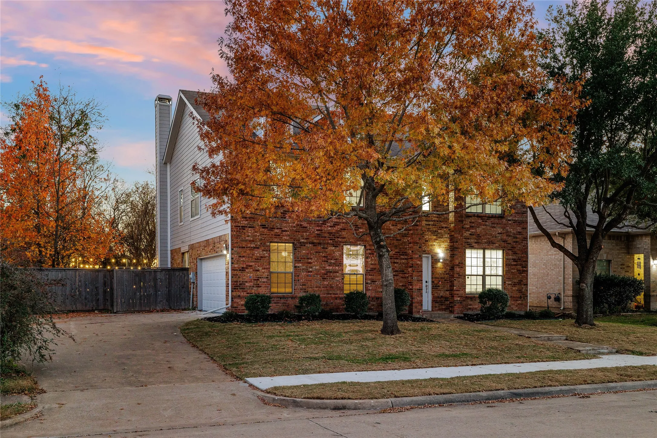 Single Family Residence For Sale in Rockwall County , 3869 Pinebluff Lane, Rockwall, Texas 75032, 5 Bedroom, 3 Bathroom, 2 Garage spaces, 3,304 Sqft, built in 2002, mls#21298736, Real Estate Agent in Rockwall, Homes For Sale in Rockwall county, Homes For Sale in Rockwall, Realtor in Rockwall Texas, Real Estate Brokerage Independent Realty Texas, Luminita Cordes Realtor