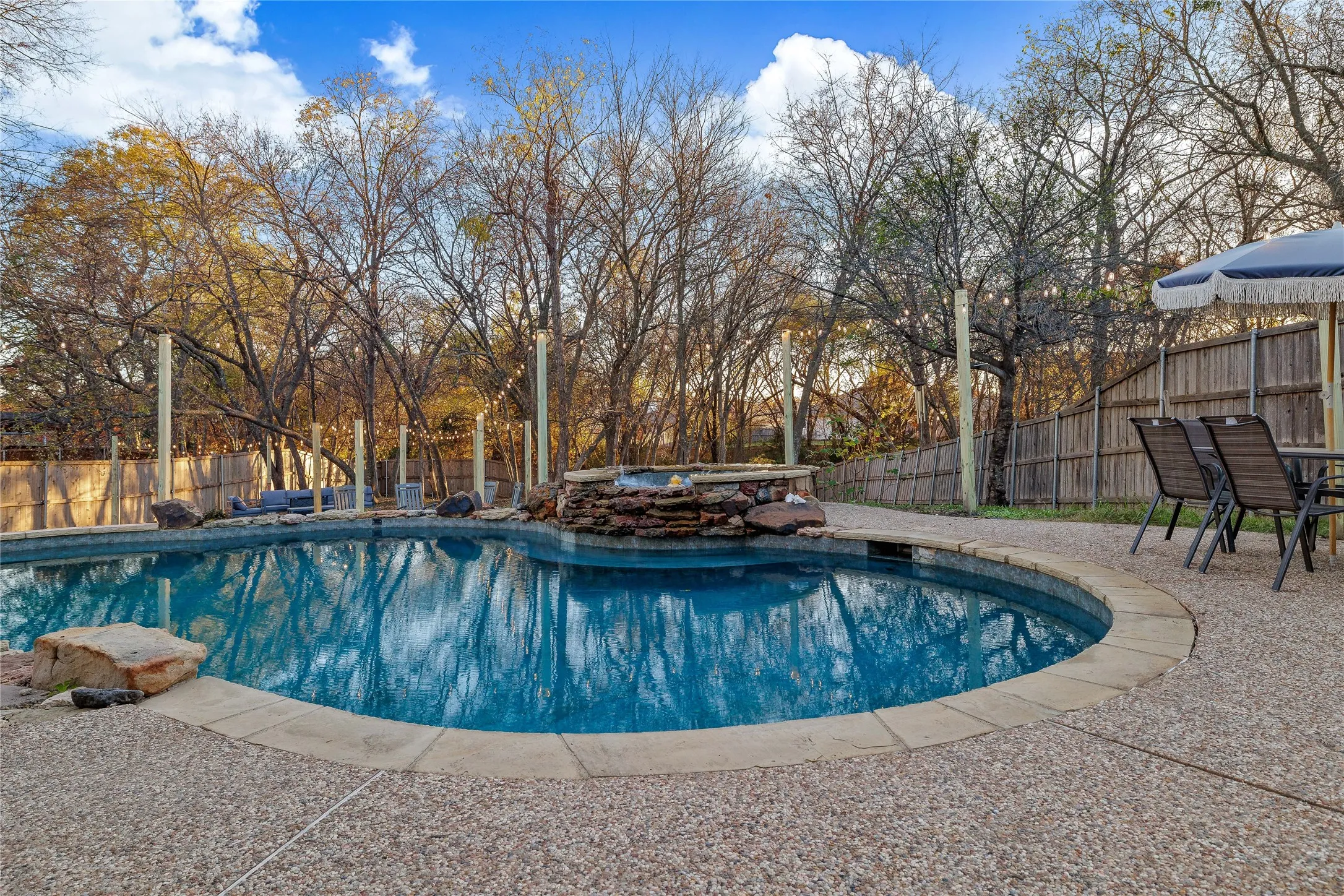 Single Family Residence For Sale in Rockwall County , 3869 Pinebluff Lane, Rockwall, Texas 75032, 5 Bedroom, 3 Bathroom, 2 Garage spaces, 3,304 Sqft, built in 2002, mls#21298736, Real Estate Agent in Rockwall, Homes For Sale in Rockwall county, Homes For Sale in Rockwall, Realtor in Rockwall Texas, Real Estate Brokerage Independent Realty Texas, Luminita Cordes Realtor
