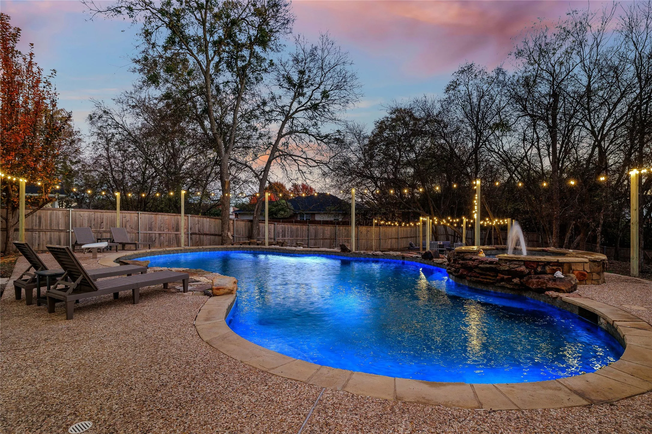 Single Family Residence For Sale in Rockwall County , 3869 Pinebluff Lane, Rockwall, Texas 75032, 5 Bedroom, 3 Bathroom, 2 Garage spaces, 3,304 Sqft, built in 2002, mls#21298736, Real Estate Agent in Rockwall, Homes For Sale in Rockwall county, Homes For Sale in Rockwall, Realtor in Rockwall Texas, Real Estate Brokerage Independent Realty Texas, Luminita Cordes Realtor