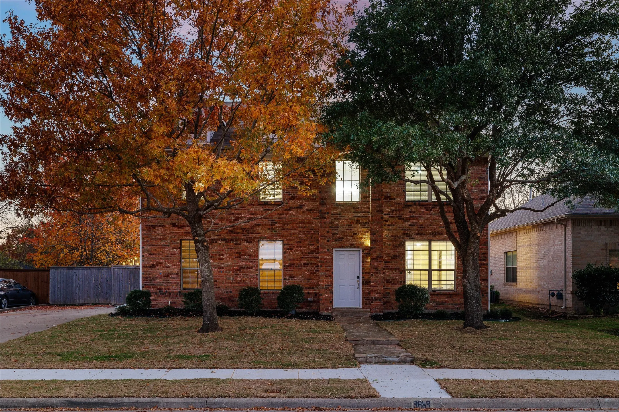Single Family Residence For Sale in Rockwall County , 3869 Pinebluff Lane, Rockwall, Texas 75032, 5 Bedroom, 3 Bathroom, 2 Garage spaces, 3,304 Sqft, built in 2002, mls#21298736, Real Estate Agent in Rockwall, Homes For Sale in Rockwall county, Homes For Sale in Rockwall, Realtor in Rockwall Texas, Real Estate Brokerage Independent Realty Texas, Luminita Cordes Realtor