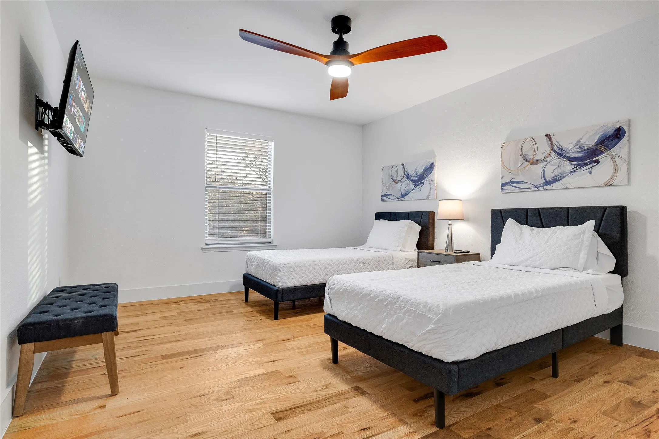 Single Family Residence For Sale in Rockwall County , 3869 Pinebluff Lane, Rockwall, Texas 75032, 5 Bedroom, 3 Bathroom, 2 Garage spaces, 3,304 Sqft, built in 2002, mls#21298736, Real Estate Agent in Rockwall, Homes For Sale in Rockwall county, Homes For Sale in Rockwall, Realtor in Rockwall Texas, Real Estate Brokerage Independent Realty Texas, Luminita Cordes Realtor