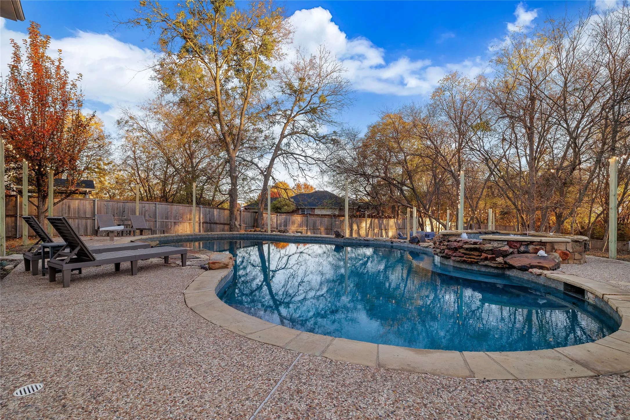 Single Family Residence For Sale in Rockwall County , 3869 Pinebluff Lane, Rockwall, Texas 75032, 5 Bedroom, 3 Bathroom, 2 Garage spaces, 3,304 Sqft, built in 2002, mls#21298736, Real Estate Agent in Rockwall, Homes For Sale in Rockwall county, Homes For Sale in Rockwall, Realtor in Rockwall Texas, Real Estate Brokerage Independent Realty Texas, Luminita Cordes Realtor