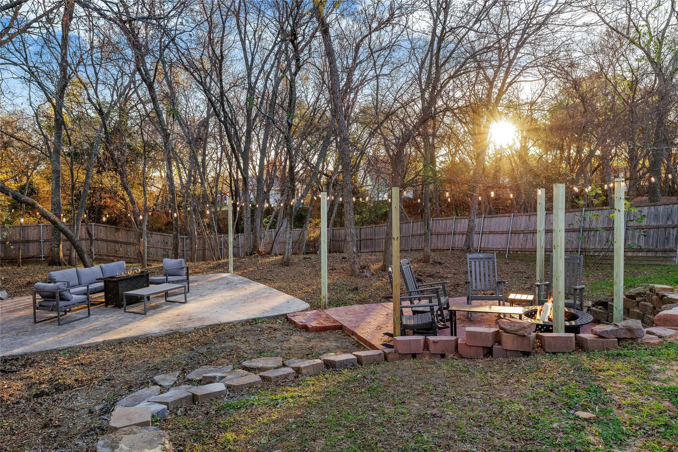 Single Family Residence For Sale in Rockwall County , 3869 Pinebluff Lane, Rockwall, Texas 75032, 5 Bedroom, 3 Bathroom, 2 Garage spaces, 3,304 Sqft, built in 2002, mls#21298736, Real Estate Agent in Rockwall, Homes For Sale in Rockwall county, Homes For Sale in Rockwall, Realtor in Rockwall Texas, Real Estate Brokerage Independent Realty Texas, Luminita Cordes Realtor