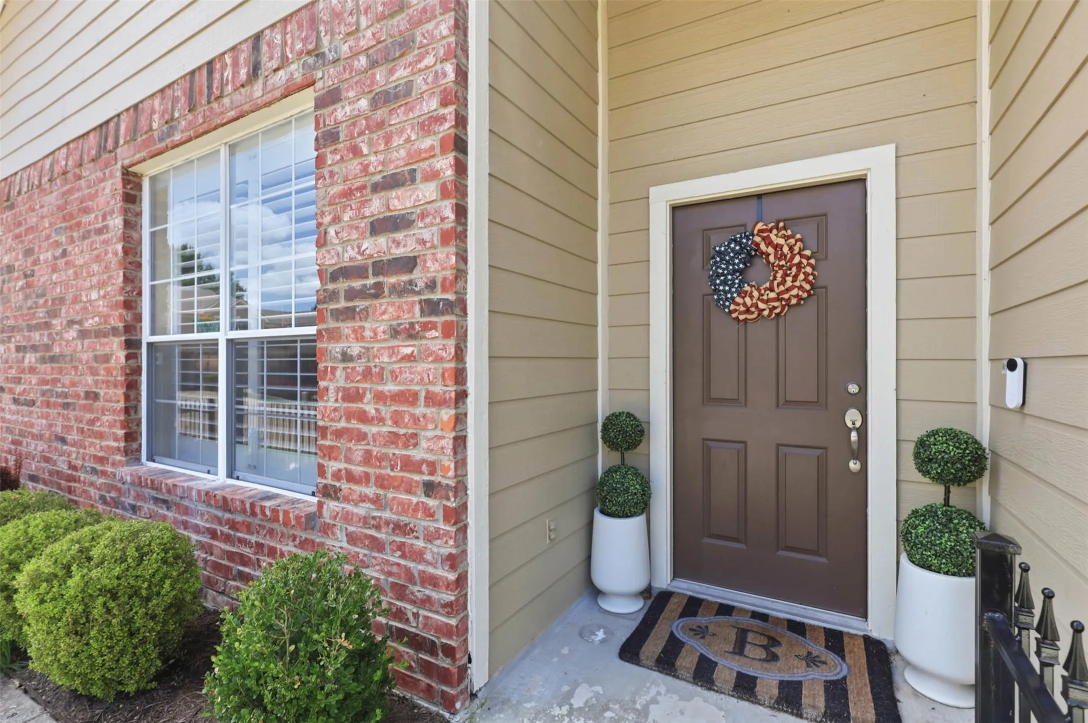 Townhouse For Sale in Collin County , 9825 Spire Lane, Plano, Texas 75025, 2 Bedroom, 2 Bathroom, 2 Garage spaces, 1,976 Sqft, built in 2001, mls#21294506, Real Estate Agent in Plano, Homes For Sale in Collin county, Homes For Sale in Plano, Realtor in Plano Texas, Real Estate Brokerage Independent Realty Texas, Luminita Cordes Realtor