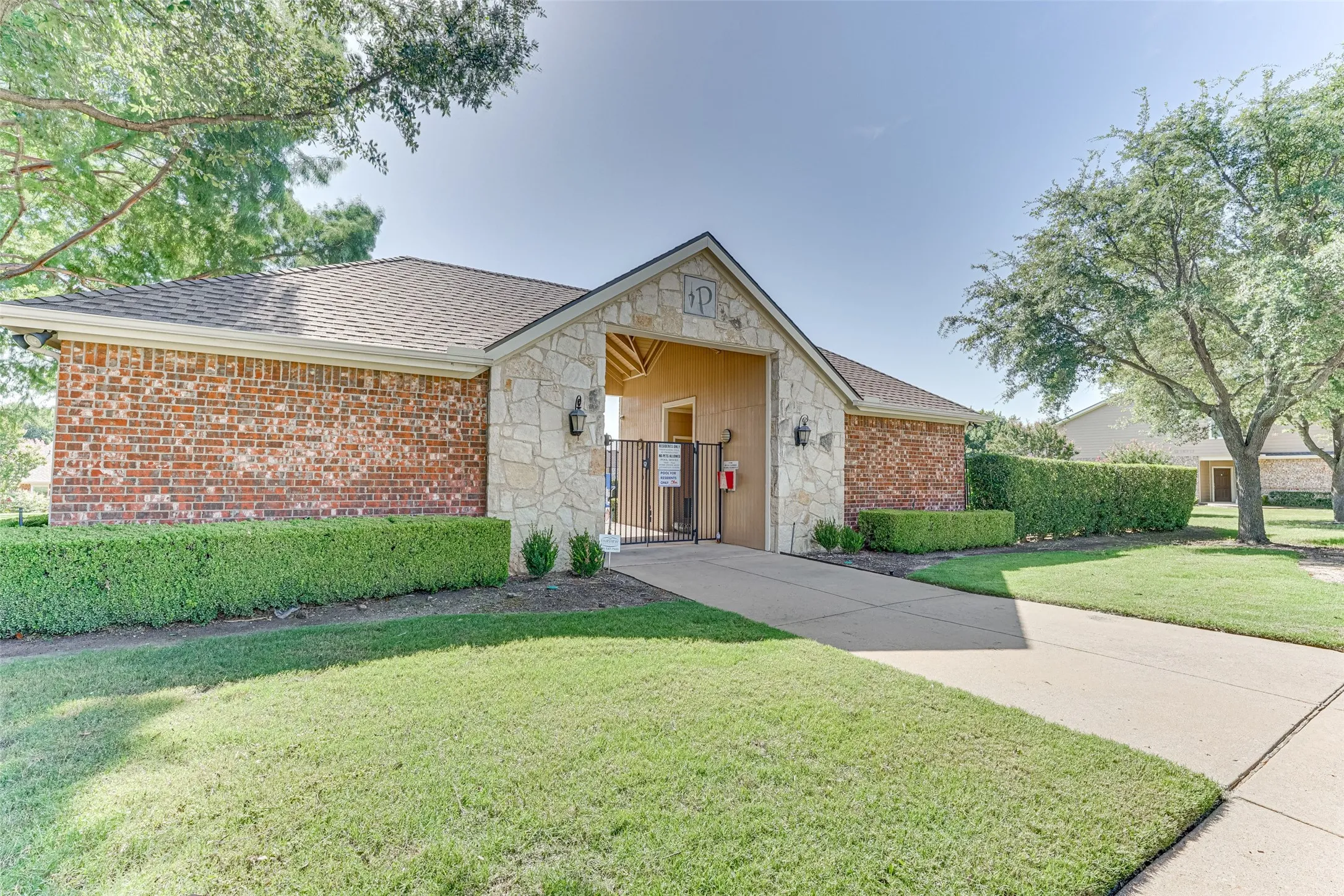 Townhouse For Sale in Collin County , 9825 Spire Lane, Plano, Texas 75025, 2 Bedroom, 2 Bathroom, 2 Garage spaces, 1,976 Sqft, built in 2001, mls#21294506, Real Estate Agent in Plano, Homes For Sale in Collin county, Homes For Sale in Plano, Realtor in Plano Texas, Real Estate Brokerage Independent Realty Texas, Luminita Cordes Realtor