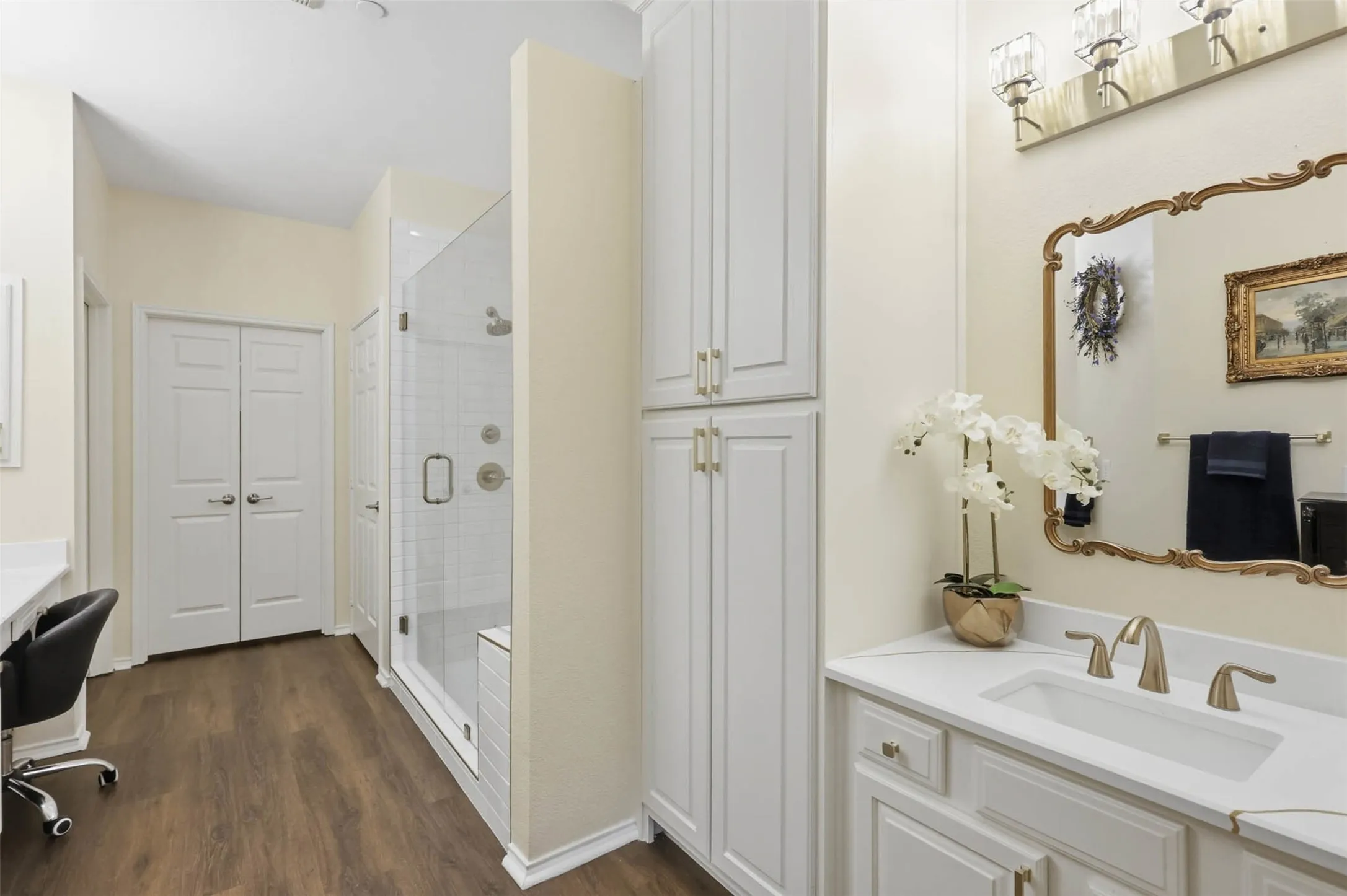Townhouse For Sale in Collin County , 9825 Spire Lane, Plano, Texas 75025, 2 Bedroom, 2 Bathroom, 2 Garage spaces, 1,976 Sqft, built in 2001, mls#21294506, Real Estate Agent in Plano, Homes For Sale in Collin county, Homes For Sale in Plano, Realtor in Plano Texas, Real Estate Brokerage Independent Realty Texas, Luminita Cordes Realtor