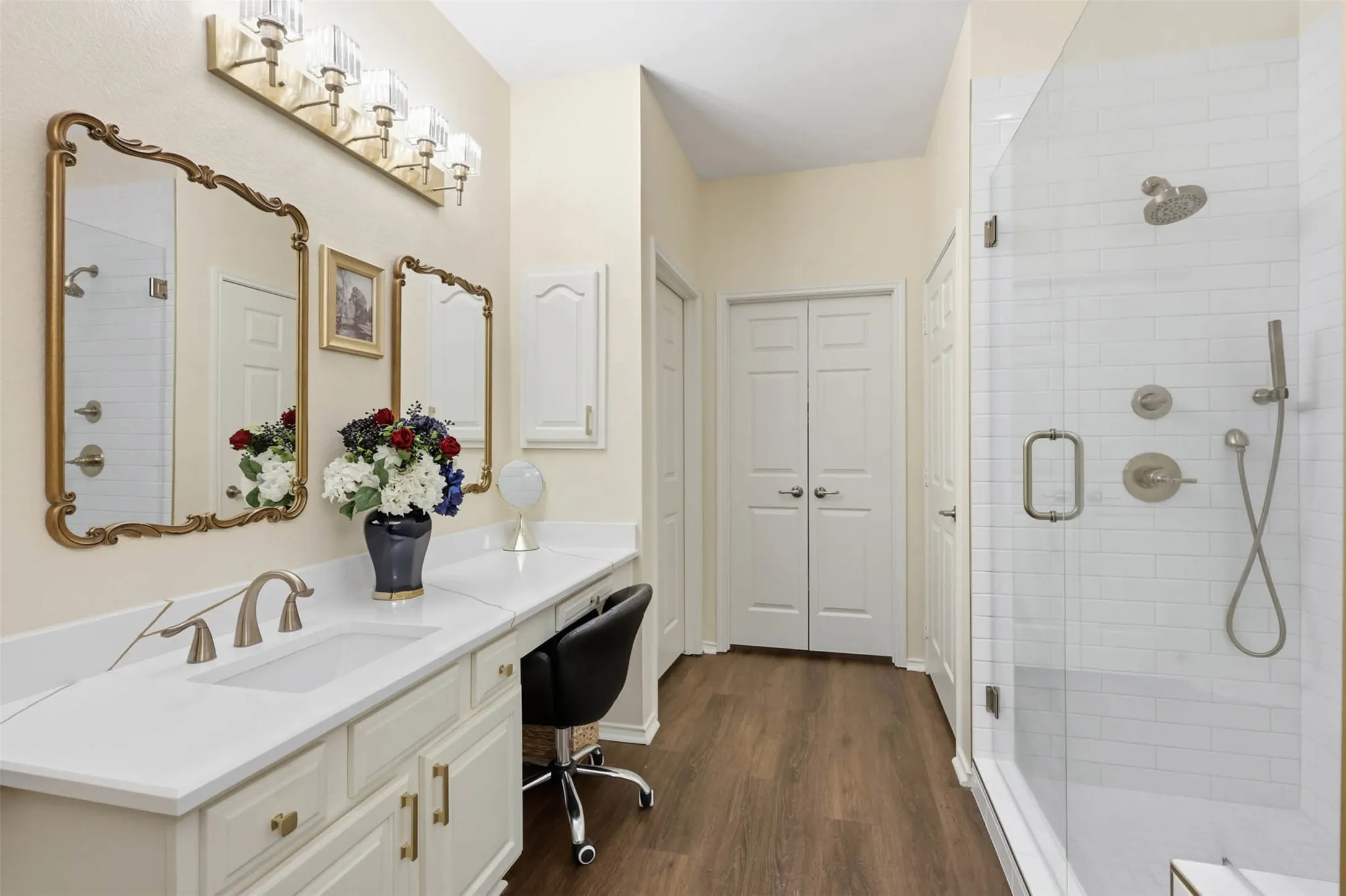 Townhouse For Sale in Collin County , 9825 Spire Lane, Plano, Texas 75025, 2 Bedroom, 2 Bathroom, 2 Garage spaces, 1,976 Sqft, built in 2001, mls#21294506, Real Estate Agent in Plano, Homes For Sale in Collin county, Homes For Sale in Plano, Realtor in Plano Texas, Real Estate Brokerage Independent Realty Texas, Luminita Cordes Realtor