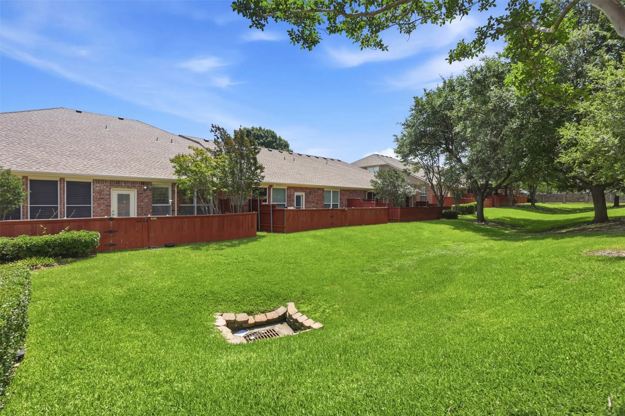 Townhouse For Sale in Collin County , 9825 Spire Lane, Plano, Texas 75025, 2 Bedroom, 2 Bathroom, 2 Garage spaces, 1,976 Sqft, built in 2001, mls#21294506, Real Estate Agent in Plano, Homes For Sale in Collin county, Homes For Sale in Plano, Realtor in Plano Texas, Real Estate Brokerage Independent Realty Texas, Luminita Cordes Realtor