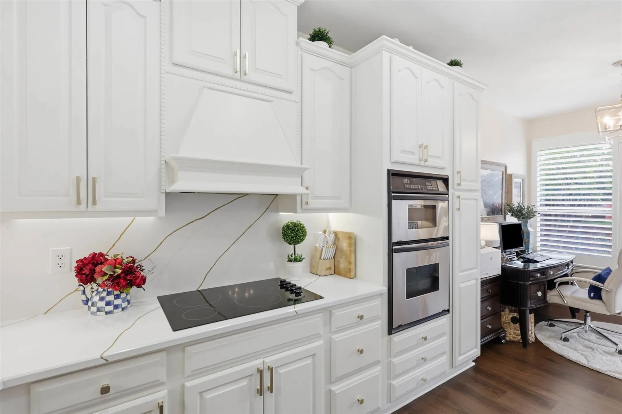 Townhouse For Sale in Collin County , 9825 Spire Lane, Plano, Texas 75025, 2 Bedroom, 2 Bathroom, 2 Garage spaces, 1,976 Sqft, built in 2001, mls#21294506, Real Estate Agent in Plano, Homes For Sale in Collin county, Homes For Sale in Plano, Realtor in Plano Texas, Real Estate Brokerage Independent Realty Texas, Luminita Cordes Realtor