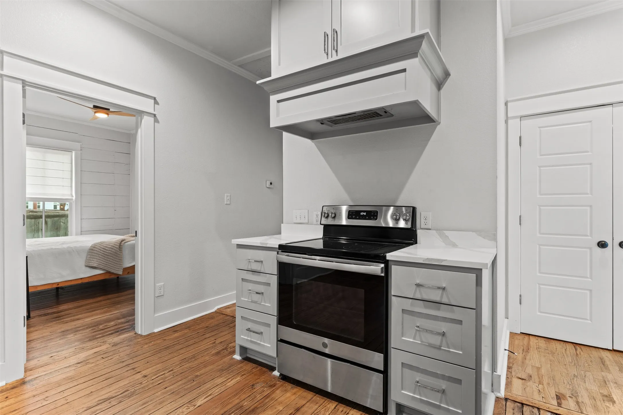 Single Family Residence For Sale in Mc Lennan County , 1012 Burnett Avenue, Waco, Texas 76706, 4 Bedroom, 2 Bathroom, Garage spaces, 1,274 Sqft, built in 1930, mls#21298504, Real Estate Agent in Waco, Homes For Sale in Mc Lennan county, Homes For Sale in Waco, Realtor in Waco Texas, Real Estate Brokerage Independent Realty Texas, Luminita Cordes Realtor