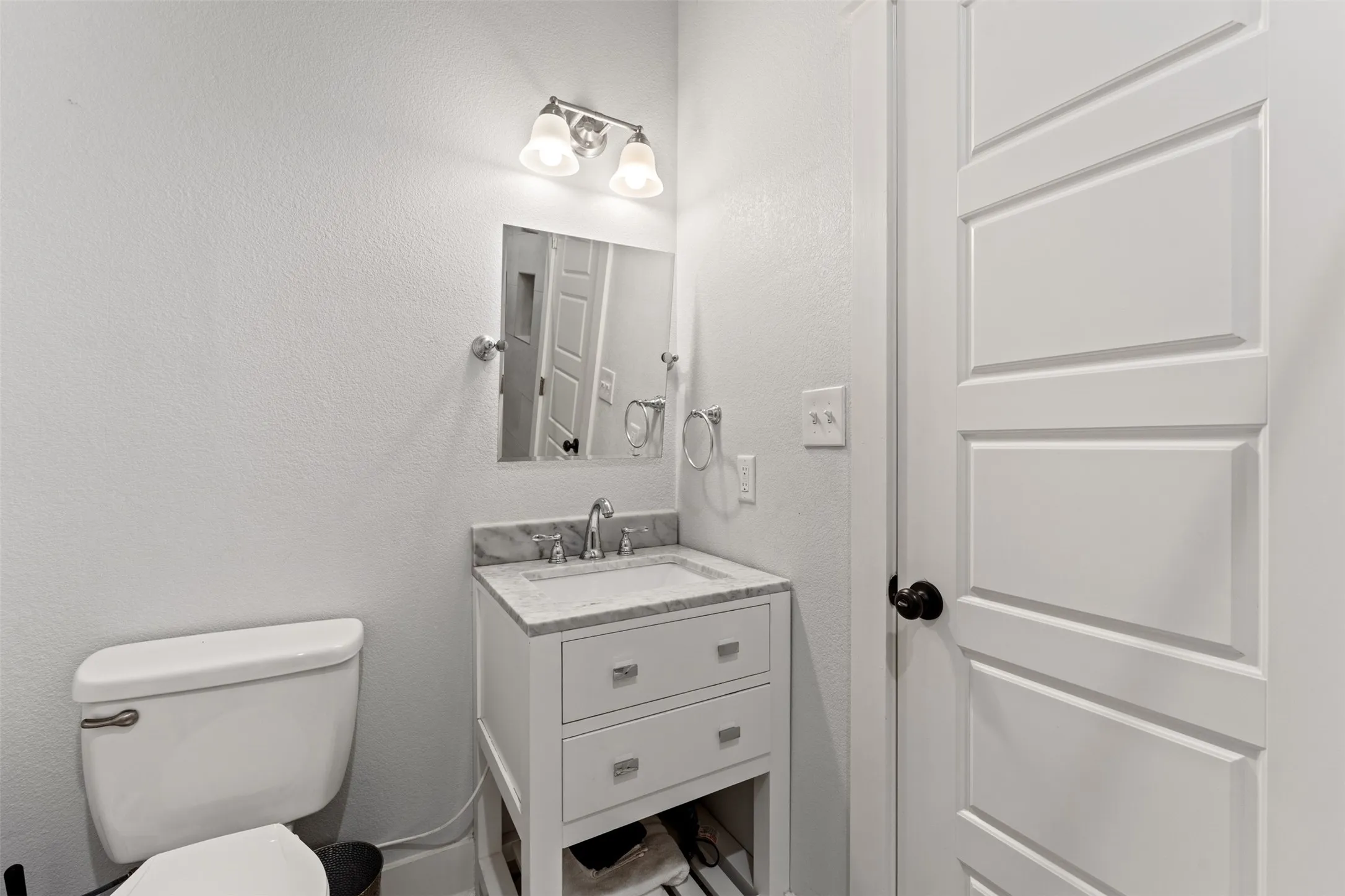 Single Family Residence For Sale in Mc Lennan County , 1012 Burnett Avenue, Waco, Texas 76706, 4 Bedroom, 2 Bathroom, Garage spaces, 1,274 Sqft, built in 1930, mls#21298504, Real Estate Agent in Waco, Homes For Sale in Mc Lennan county, Homes For Sale in Waco, Realtor in Waco Texas, Real Estate Brokerage Independent Realty Texas, Luminita Cordes Realtor