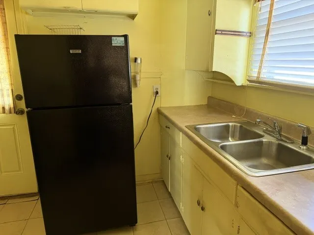 Single Family Residence For Sale in Dallas County , 319 Avenue J, Dallas, Texas 75203, 2 Bedroom, 1 Bathroom, 1 Garage spaces, 784 Sqft, built in 1940, mls#21298308, Real Estate Agent in Dallas, Homes For Sale in Dallas county, Homes For Sale in Dallas, Realtor in Dallas Texas, Real Estate Brokerage Independent Realty Texas, Luminita Cordes Realtor