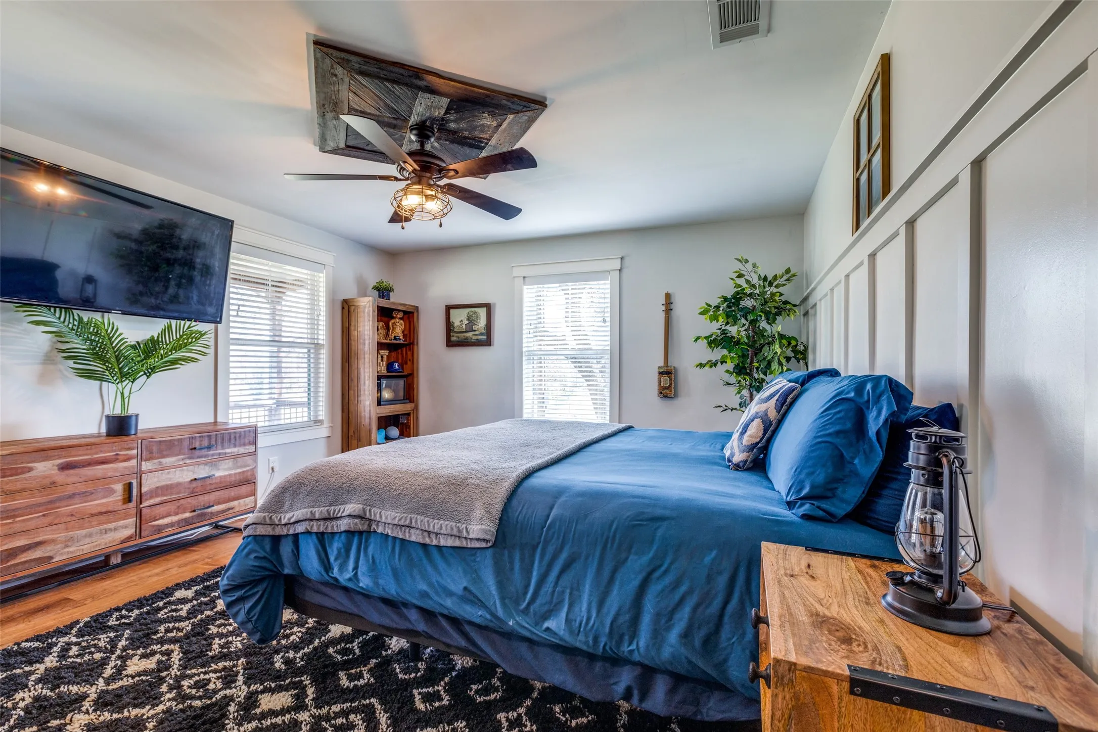 Single Family Residence For Sale in Parker County , 320 English Court, Springtown, Texas 76082, 2 Bedroom, 2 Bathroom, Garage spaces, 1,300 Sqft, built in 1991, mls#21298754, Real Estate Agent in Springtown, Homes For Sale in Parker county, Homes For Sale in Springtown, Realtor in Springtown Texas, Real Estate Brokerage Independent Realty Texas, Luminita Cordes Realtor