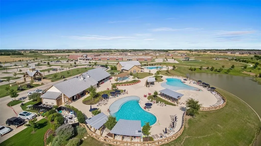 Single Family Residence For Sale in Collin County , 1843 Hollyhock Drive, Celina, Texas 75009, 4 Bedroom, 5 Bathroom, 3 Garage spaces, 3,495 Sqft, built in 2023, mls#21297432, Real Estate Agent in Celina, Homes For Sale in Collin county, Homes For Sale in Celina, Realtor in Celina Texas, Real Estate Brokerage Independent Realty Texas, Luminita Cordes Realtor