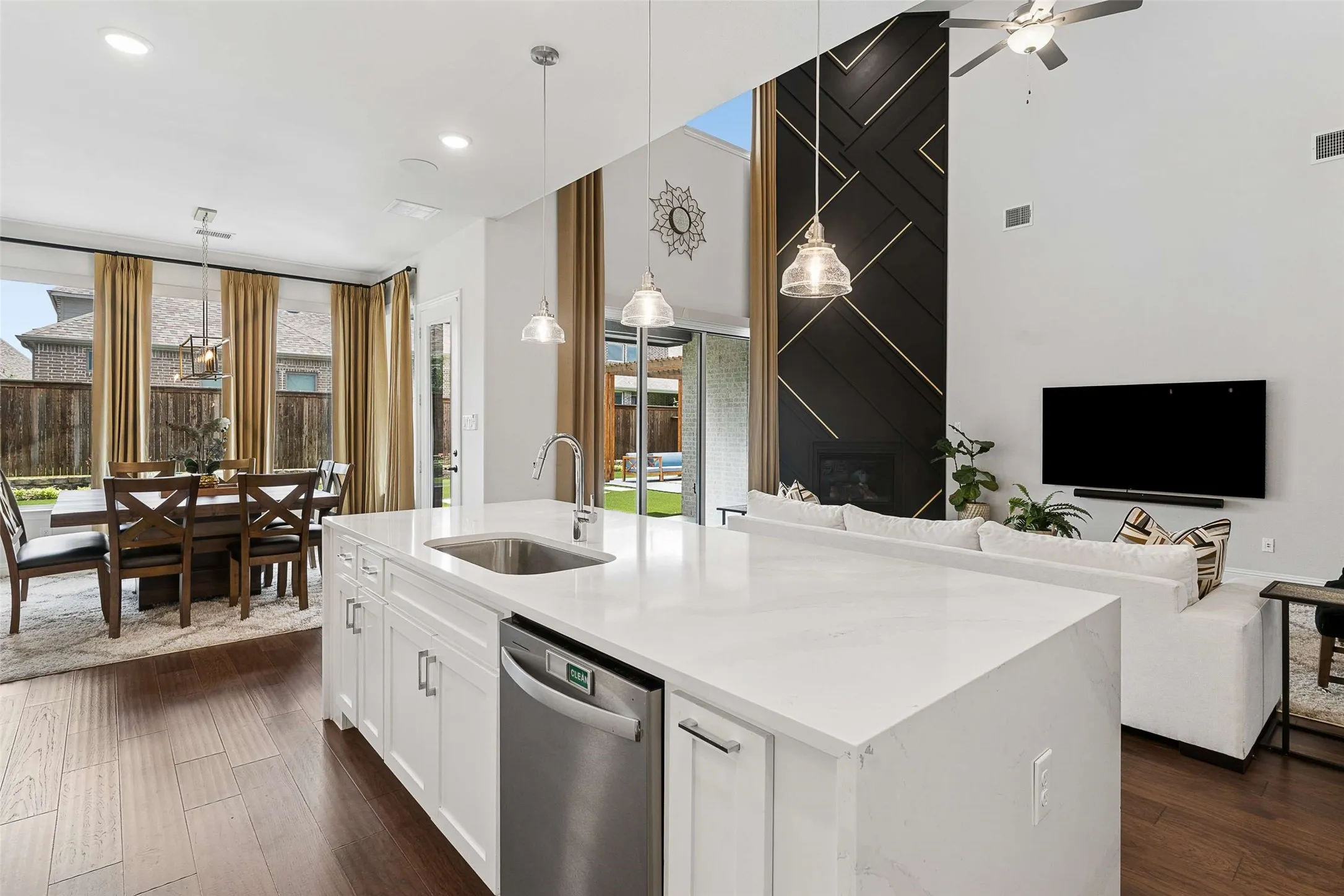 Single Family Residence For Sale in Collin County , 1843 Hollyhock Drive, Celina, Texas 75009, 4 Bedroom, 5 Bathroom, 3 Garage spaces, 3,495 Sqft, built in 2023, mls#21297432, Real Estate Agent in Celina, Homes For Sale in Collin county, Homes For Sale in Celina, Realtor in Celina Texas, Real Estate Brokerage Independent Realty Texas, Luminita Cordes Realtor