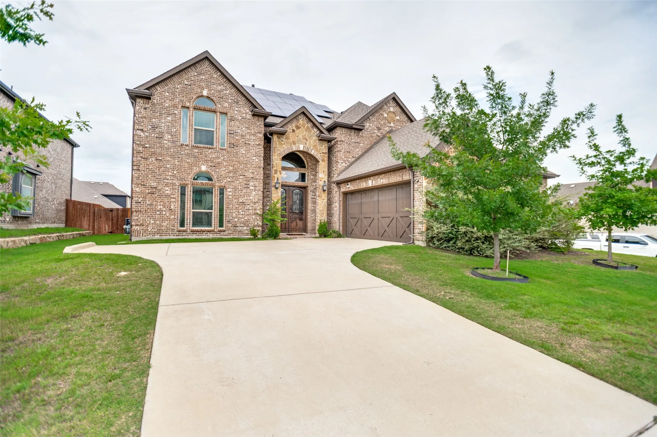 Single Family Residence For Sale in Ellis County , 413 Frontier Court, Midlothian, Texas 76065, 5 Bedrooms, 5 Bathrooms, 2 Garage spaces, 4,687 Sqft, built in 2022, Price $650,000, mls#21298760, Real Estate Agent in Midlothian, Homes For Sale in Ellis county, Homes For Sale in Midlothian, Realtor in Midlothian Texas, Real Estate Brokerage Independent Realty Texas, Luminita Cordes Realtor