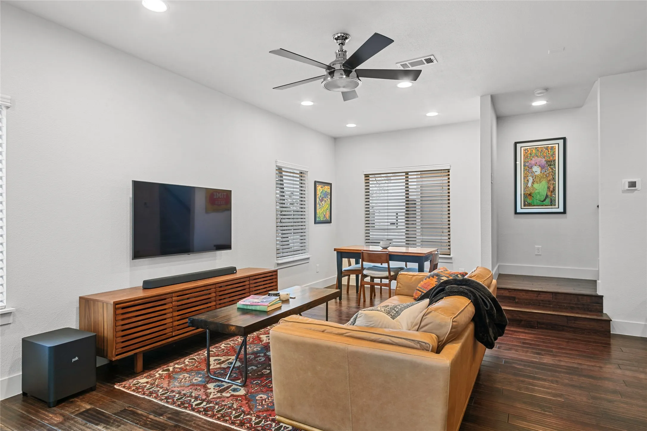 Townhouse For Sale in Dallas County , 5922 Hudson Street 4, Dallas, Texas 75206, 2 Bedroom, 3 Bathroom, 2 Garage spaces, 1,283 Sqft, built in 2010, mls#21295207, Real Estate Agent in Dallas, Homes For Sale in Dallas county, Homes For Sale in Dallas, Realtor in Dallas Texas, Real Estate Brokerage Independent Realty Texas, Luminita Cordes Realtor