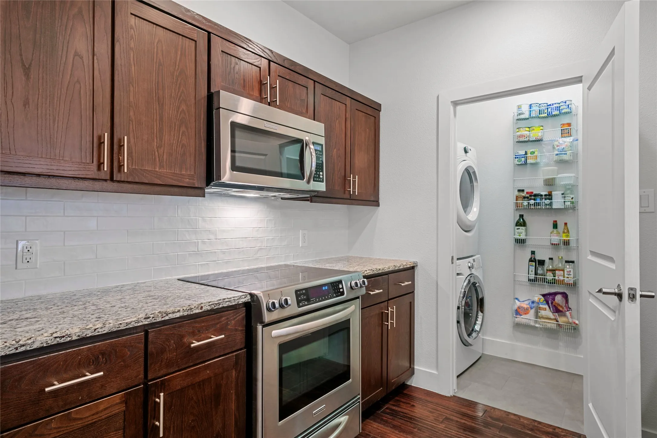 Townhouse For Sale in Dallas County , 5922 Hudson Street 4, Dallas, Texas 75206, 2 Bedroom, 3 Bathroom, 2 Garage spaces, 1,283 Sqft, built in 2010, mls#21295207, Real Estate Agent in Dallas, Homes For Sale in Dallas county, Homes For Sale in Dallas, Realtor in Dallas Texas, Real Estate Brokerage Independent Realty Texas, Luminita Cordes Realtor