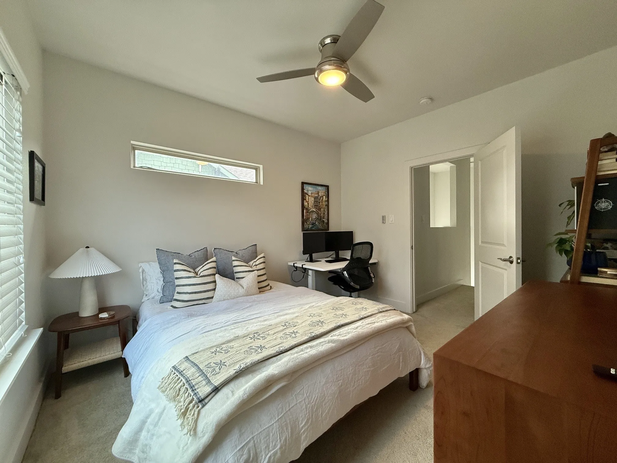Townhouse For Sale in Dallas County , 5922 Hudson Street 4, Dallas, Texas 75206, 2 Bedroom, 3 Bathroom, 2 Garage spaces, 1,283 Sqft, built in 2010, mls#21295207, Real Estate Agent in Dallas, Homes For Sale in Dallas county, Homes For Sale in Dallas, Realtor in Dallas Texas, Real Estate Brokerage Independent Realty Texas, Luminita Cordes Realtor