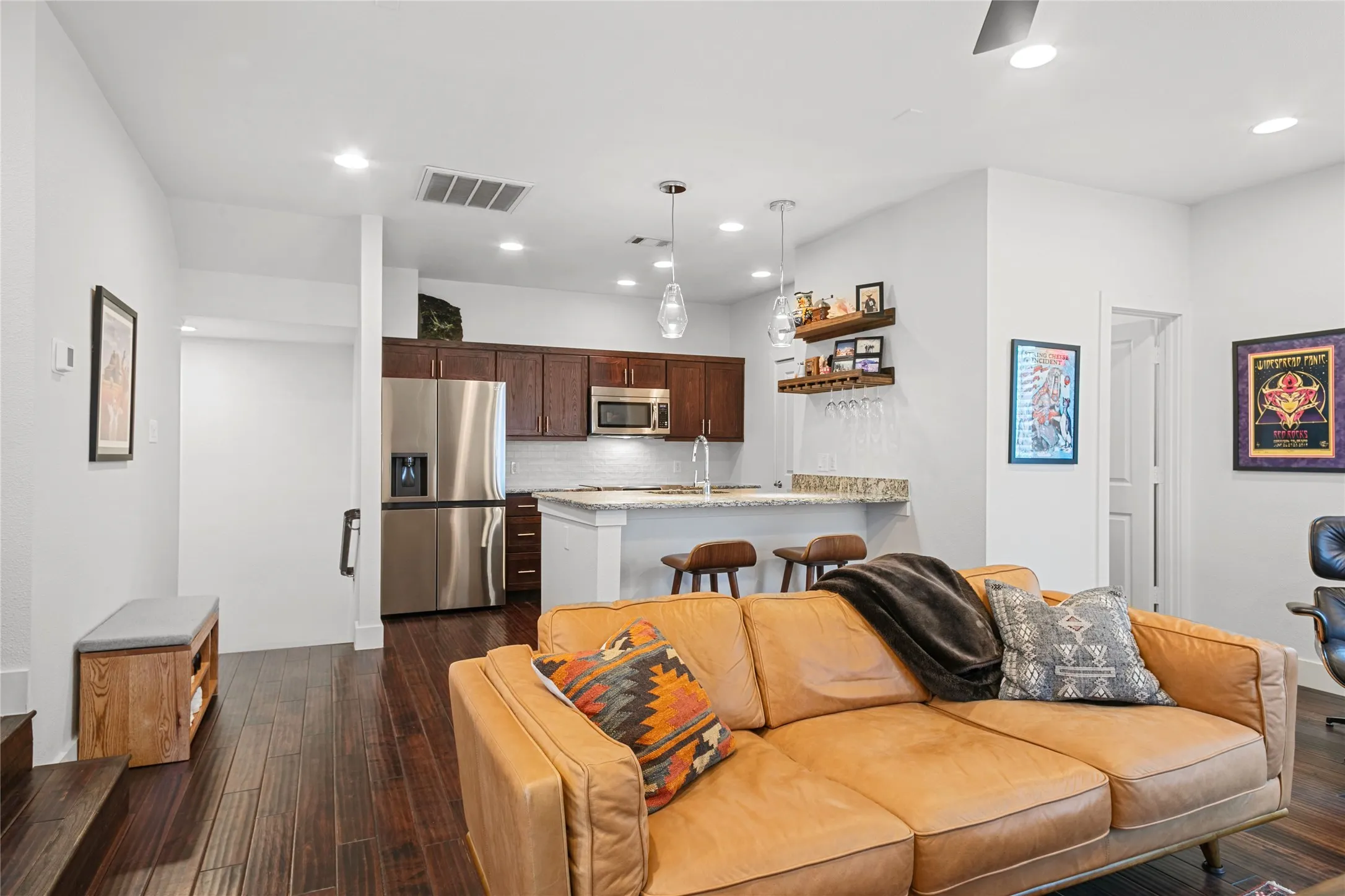 Townhouse For Sale in Dallas County , 5922 Hudson Street 4, Dallas, Texas 75206, 2 Bedroom, 3 Bathroom, 2 Garage spaces, 1,283 Sqft, built in 2010, mls#21295207, Real Estate Agent in Dallas, Homes For Sale in Dallas county, Homes For Sale in Dallas, Realtor in Dallas Texas, Real Estate Brokerage Independent Realty Texas, Luminita Cordes Realtor