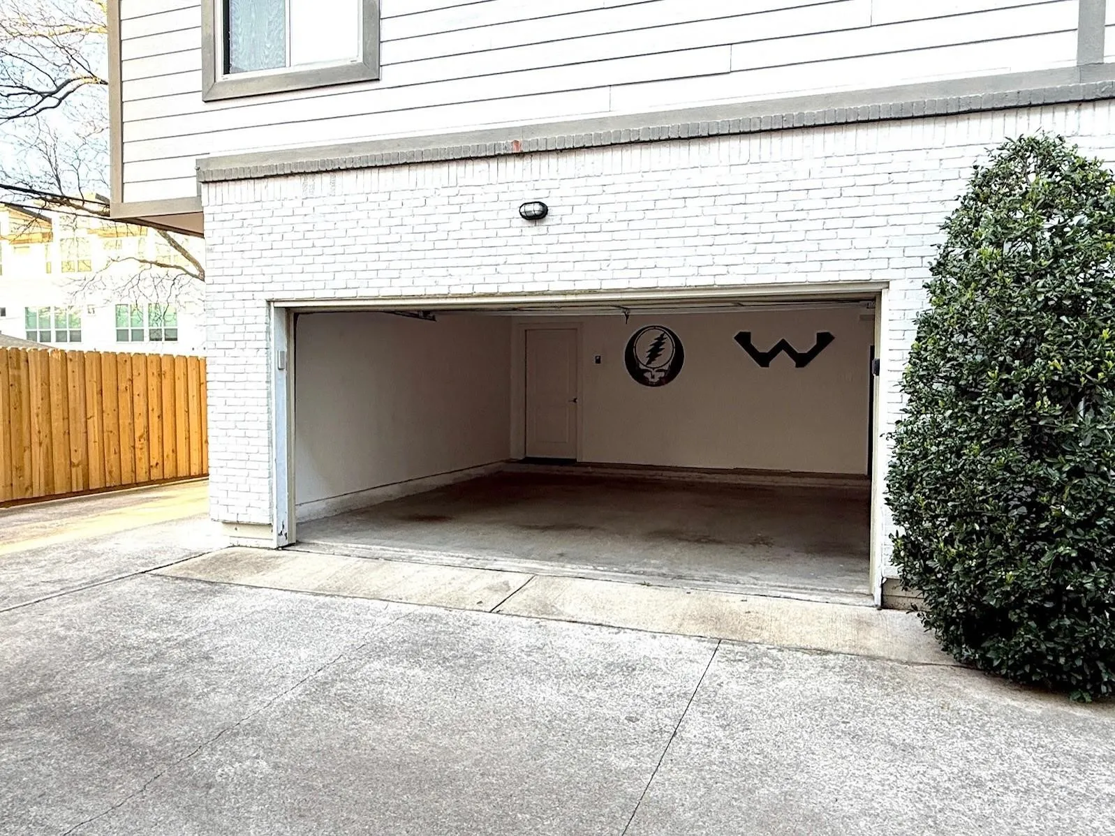 Townhouse For Sale in Dallas County , 5922 Hudson Street 4, Dallas, Texas 75206, 2 Bedroom, 3 Bathroom, 2 Garage spaces, 1,283 Sqft, built in 2010, mls#21295207, Real Estate Agent in Dallas, Homes For Sale in Dallas county, Homes For Sale in Dallas, Realtor in Dallas Texas, Real Estate Brokerage Independent Realty Texas, Luminita Cordes Realtor