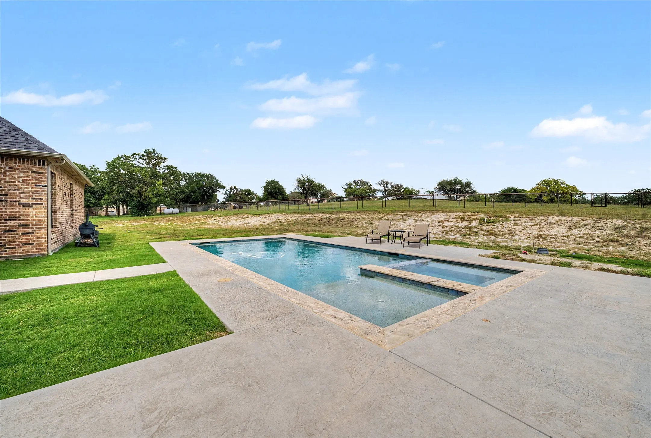 Single Family Residence For Sale in Parker County , 115 Trace Drive, Weatherford, Texas 76087, 5 Bedroom, 4 Bathroom, 2 Garage spaces, 3,200 Sqft, built in 2022, mls#21288393, Real Estate Agent in Weatherford, Homes For Sale in Parker county, Homes For Sale in Weatherford, Realtor in Weatherford Texas, Real Estate Brokerage Independent Realty Texas, Luminita Cordes Realtor