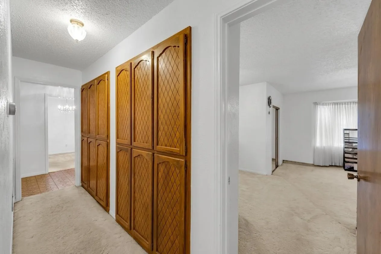 Single Family Residence For Sale in Tarrant County , 6241 Onyx Drive S, North Richland Hills, Texas 76180, 4 Bedroom, 3 Bathroom, 2 Garage spaces, 2,375 Sqft, built in 1977, mls#21297996, Real Estate Agent in North Richland Hills, Homes For Sale in Tarrant county, Homes For Sale in North Richland Hills, Realtor in North Richland Hills Texas, Real Estate Brokerage Independent Realty Texas, Luminita Cordes Realtor