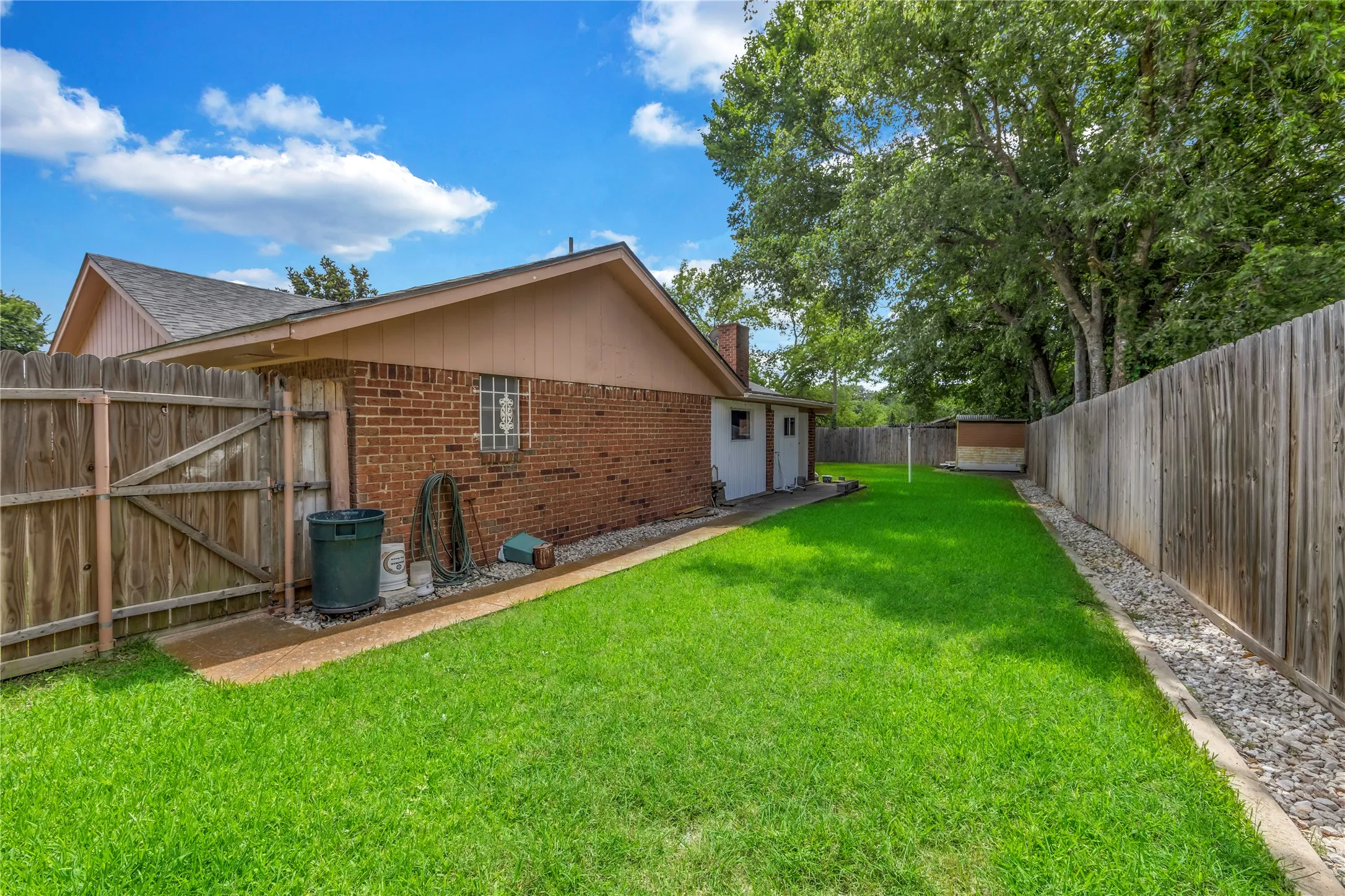 Single Family Residence For Sale in Tarrant County , 6241 Onyx Drive S, North Richland Hills, Texas 76180, 4 Bedroom, 3 Bathroom, 2 Garage spaces, 2,375 Sqft, built in 1977, mls#21297996, Real Estate Agent in North Richland Hills, Homes For Sale in Tarrant county, Homes For Sale in North Richland Hills, Realtor in North Richland Hills Texas, Real Estate Brokerage Independent Realty Texas, Luminita Cordes Realtor