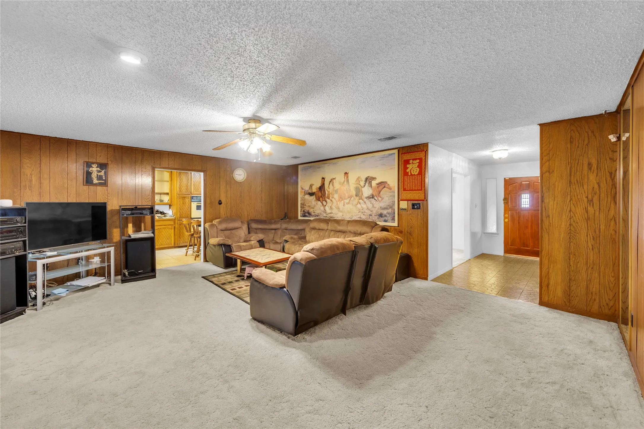 Single Family Residence For Sale in Tarrant County , 6241 Onyx Drive S, North Richland Hills, Texas 76180, 4 Bedroom, 3 Bathroom, 2 Garage spaces, 2,375 Sqft, built in 1977, mls#21297996, Real Estate Agent in North Richland Hills, Homes For Sale in Tarrant county, Homes For Sale in North Richland Hills, Realtor in North Richland Hills Texas, Real Estate Brokerage Independent Realty Texas, Luminita Cordes Realtor