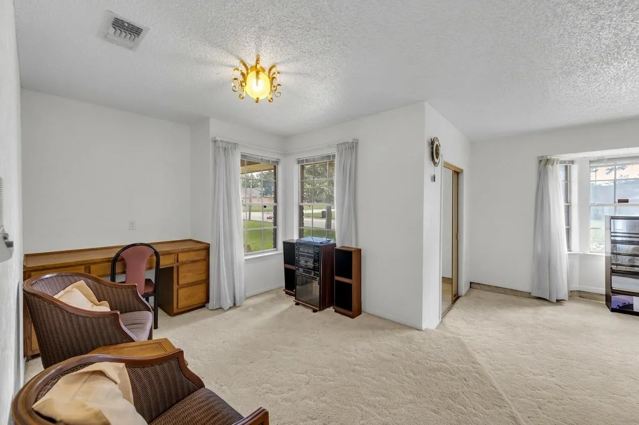 Single Family Residence For Sale in Tarrant County , 6241 Onyx Drive S, North Richland Hills, Texas 76180, 4 Bedroom, 3 Bathroom, 2 Garage spaces, 2,375 Sqft, built in 1977, mls#21297996, Real Estate Agent in North Richland Hills, Homes For Sale in Tarrant county, Homes For Sale in North Richland Hills, Realtor in North Richland Hills Texas, Real Estate Brokerage Independent Realty Texas, Luminita Cordes Realtor