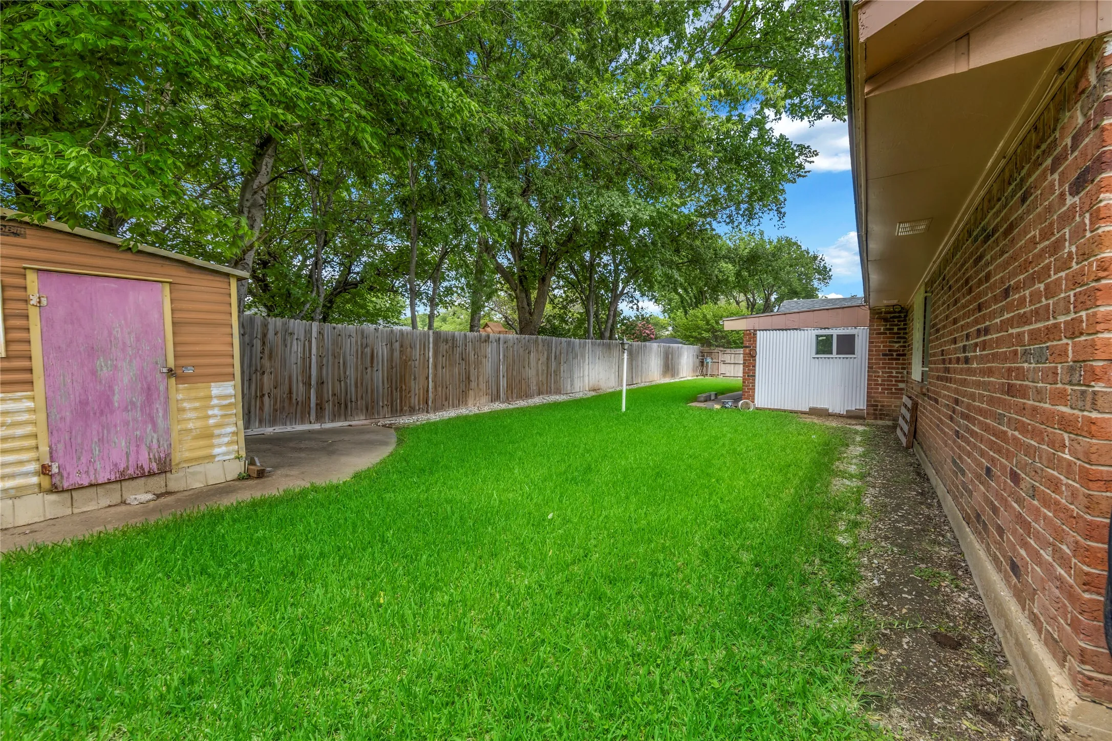 Single Family Residence For Sale in Tarrant County , 6241 Onyx Drive S, North Richland Hills, Texas 76180, 4 Bedroom, 3 Bathroom, 2 Garage spaces, 2,375 Sqft, built in 1977, mls#21297996, Real Estate Agent in North Richland Hills, Homes For Sale in Tarrant county, Homes For Sale in North Richland Hills, Realtor in North Richland Hills Texas, Real Estate Brokerage Independent Realty Texas, Luminita Cordes Realtor