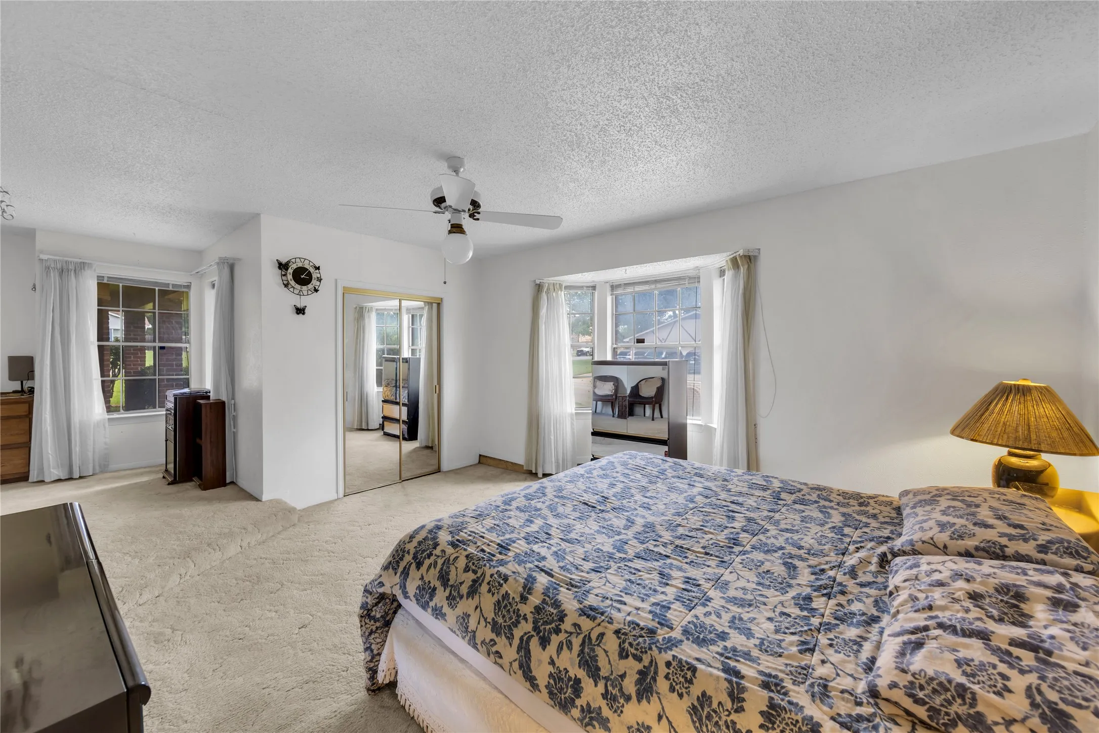 Single Family Residence For Sale in Tarrant County , 6241 Onyx Drive S, North Richland Hills, Texas 76180, 4 Bedroom, 3 Bathroom, 2 Garage spaces, 2,375 Sqft, built in 1977, mls#21297996, Real Estate Agent in North Richland Hills, Homes For Sale in Tarrant county, Homes For Sale in North Richland Hills, Realtor in North Richland Hills Texas, Real Estate Brokerage Independent Realty Texas, Luminita Cordes Realtor