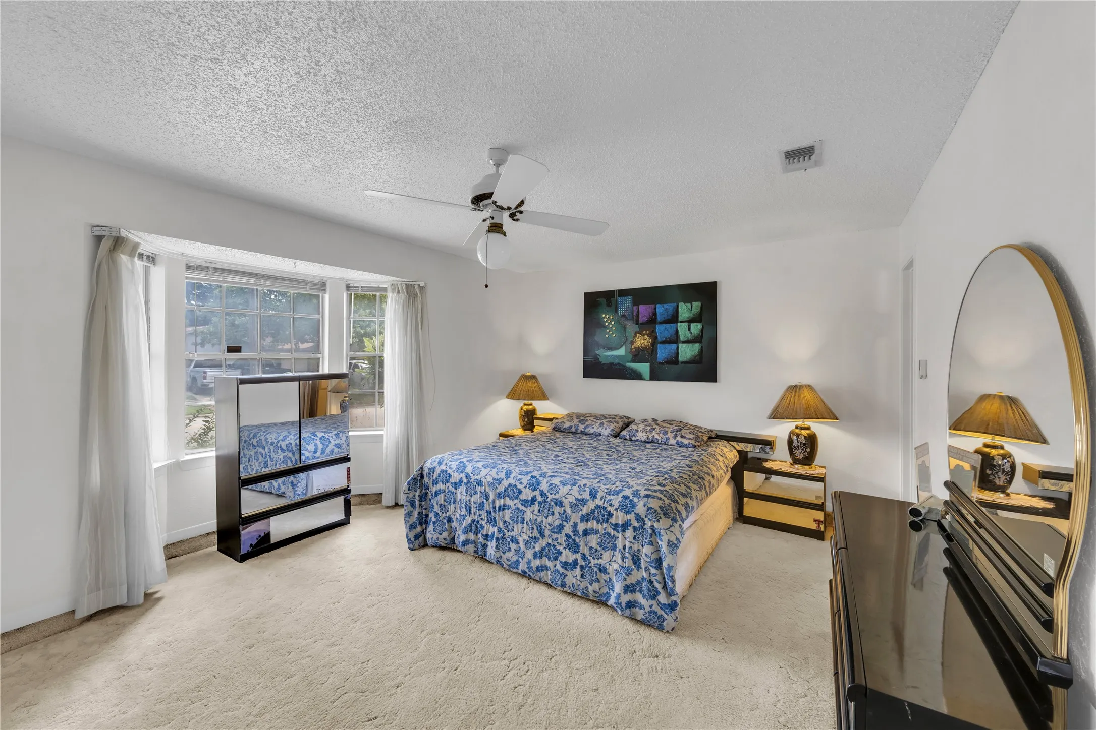 Single Family Residence For Sale in Tarrant County , 6241 Onyx Drive S, North Richland Hills, Texas 76180, 4 Bedroom, 3 Bathroom, 2 Garage spaces, 2,375 Sqft, built in 1977, mls#21297996, Real Estate Agent in North Richland Hills, Homes For Sale in Tarrant county, Homes For Sale in North Richland Hills, Realtor in North Richland Hills Texas, Real Estate Brokerage Independent Realty Texas, Luminita Cordes Realtor