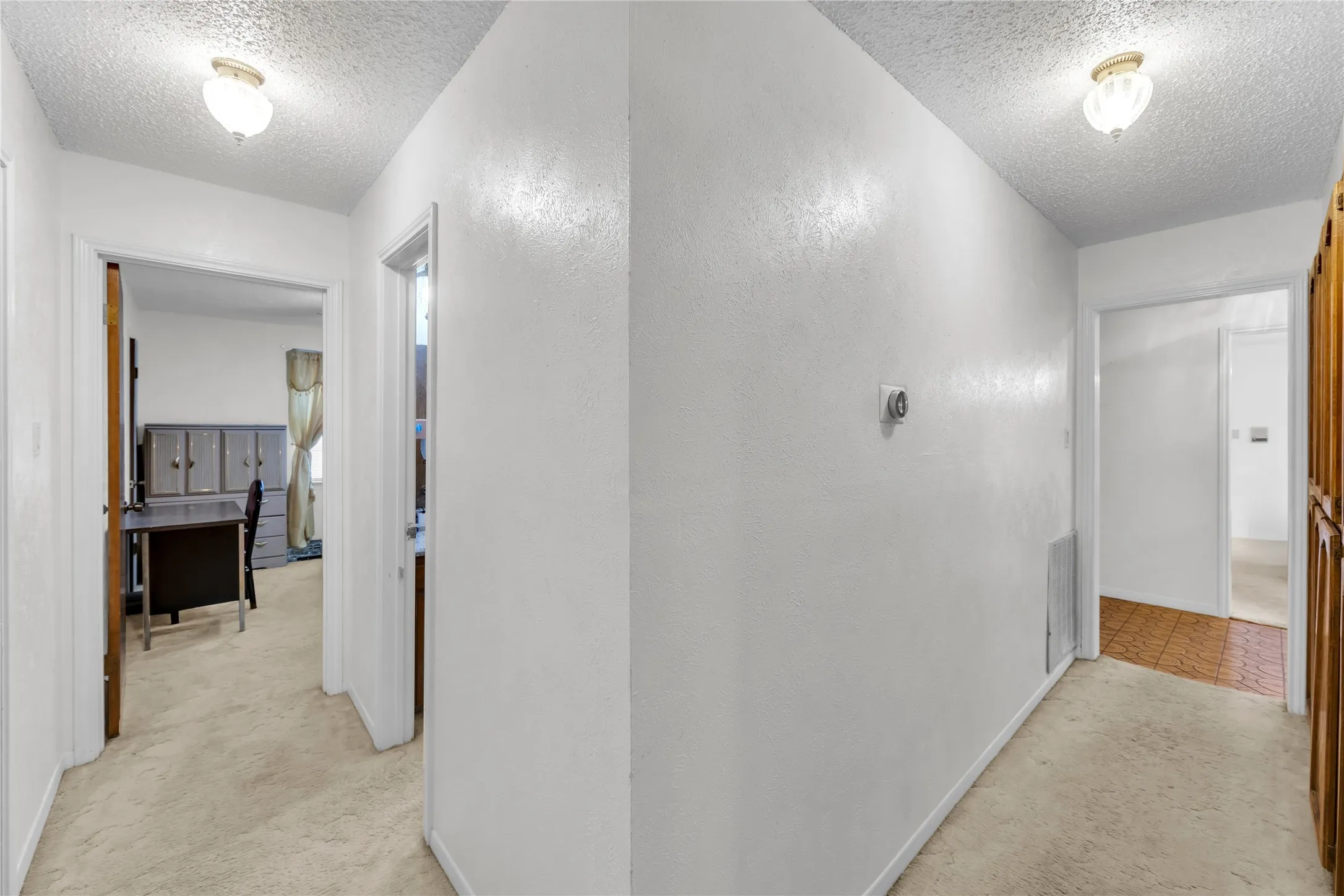 Single Family Residence For Sale in Tarrant County , 6241 Onyx Drive S, North Richland Hills, Texas 76180, 4 Bedroom, 3 Bathroom, 2 Garage spaces, 2,375 Sqft, built in 1977, mls#21297996, Real Estate Agent in North Richland Hills, Homes For Sale in Tarrant county, Homes For Sale in North Richland Hills, Realtor in North Richland Hills Texas, Real Estate Brokerage Independent Realty Texas, Luminita Cordes Realtor