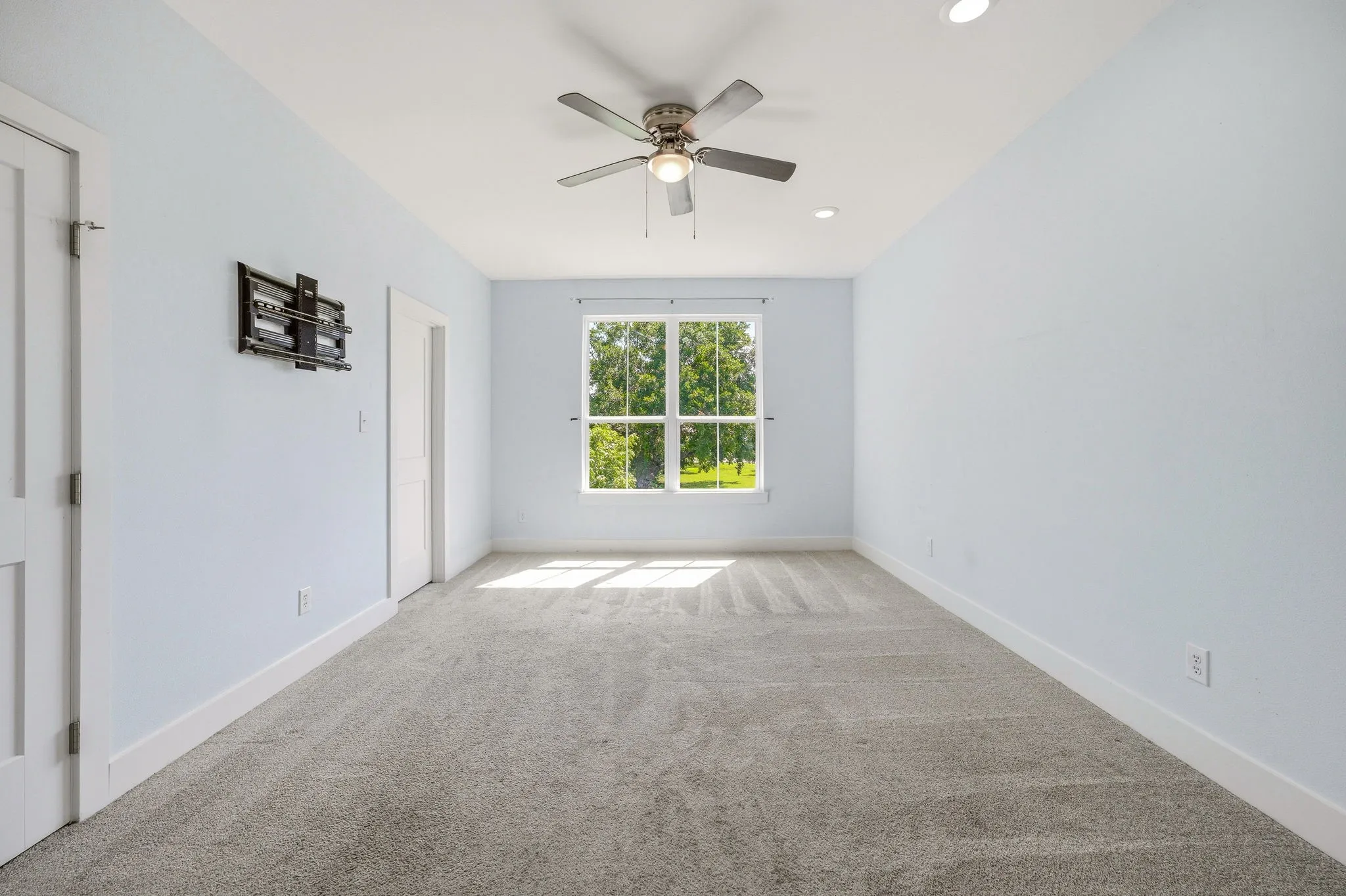 Single Family Residence For Sale in Erath County , 745 N Miller Avenue, Stephenville, Texas 76401, 3 Bedroom, 3 Bathroom, 2 Garage spaces, 2,061 Sqft, built in 2021, mls#21298784, Real Estate Agent in Stephenville, Homes For Sale in Erath county, Homes For Sale in Stephenville, Realtor in Stephenville Texas, Real Estate Brokerage Independent Realty Texas, Luminita Cordes Realtor