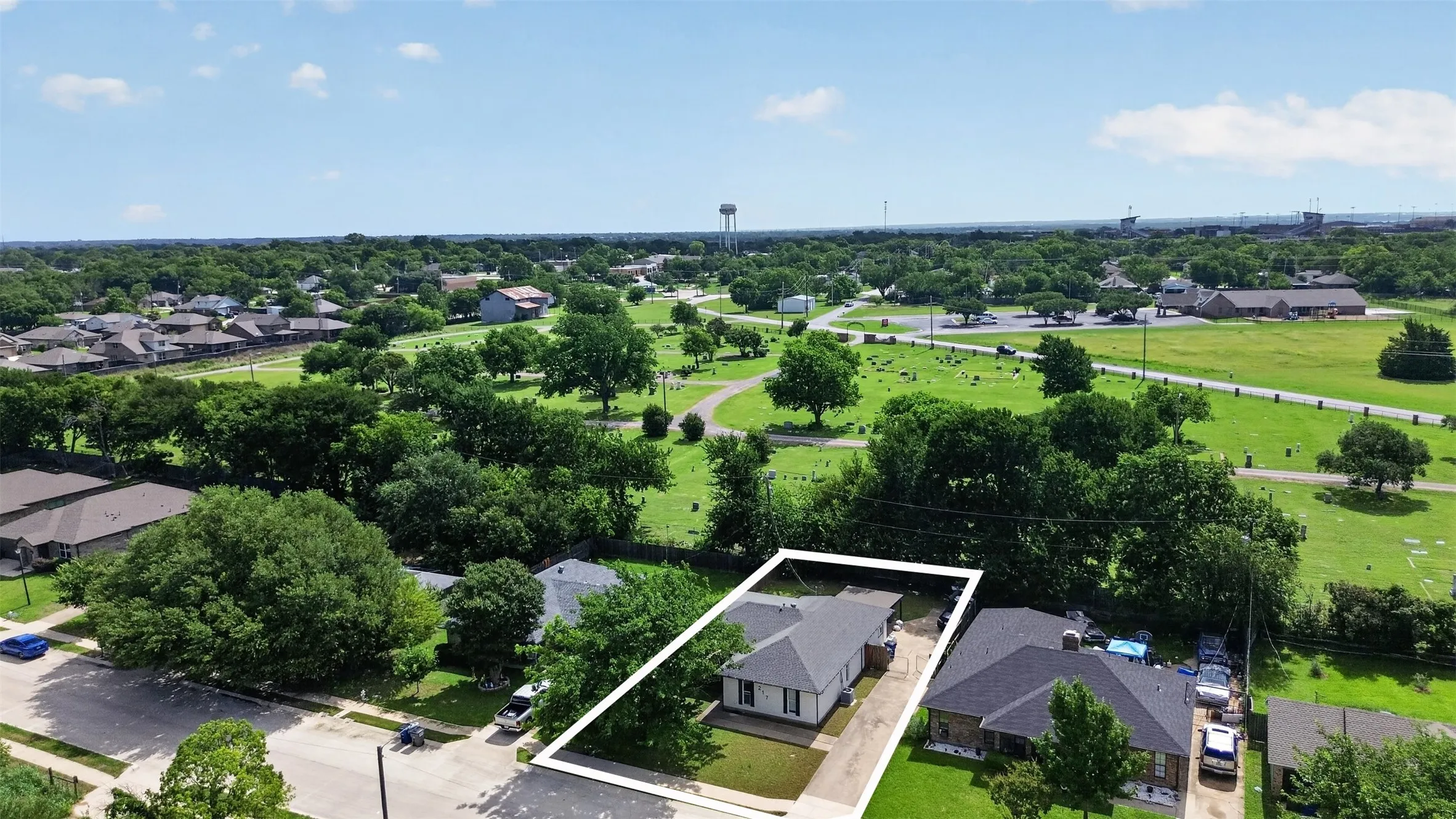 Single Family Residence For Sale in Collin County , 217 Teakwood Drive, Princeton, Texas 75407, 4 Bedroom, 2 Bathroom, Garage spaces, 1,539 Sqft, built in 1985, mls#21298724, Real Estate Agent in Princeton, Homes For Sale in Collin county, Homes For Sale in Princeton, Realtor in Princeton Texas, Real Estate Brokerage Independent Realty Texas, Luminita Cordes Realtor