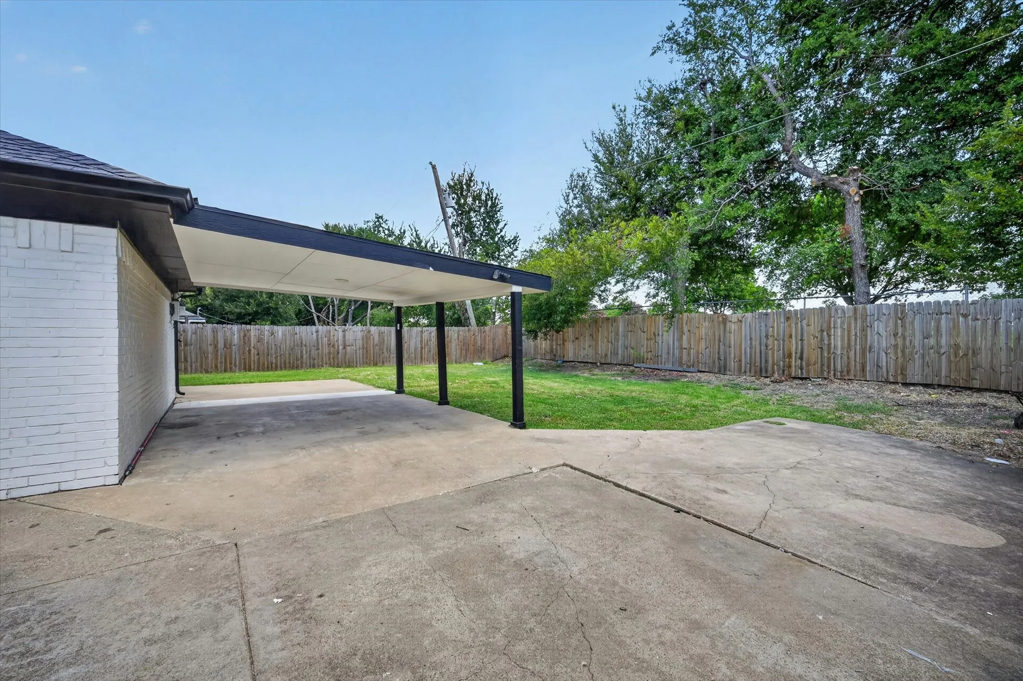 Single Family Residence For Sale in Collin County , 217 Teakwood Drive, Princeton, Texas 75407, 4 Bedroom, 2 Bathroom, Garage spaces, 1,539 Sqft, built in 1985, mls#21298724, Real Estate Agent in Princeton, Homes For Sale in Collin county, Homes For Sale in Princeton, Realtor in Princeton Texas, Real Estate Brokerage Independent Realty Texas, Luminita Cordes Realtor
