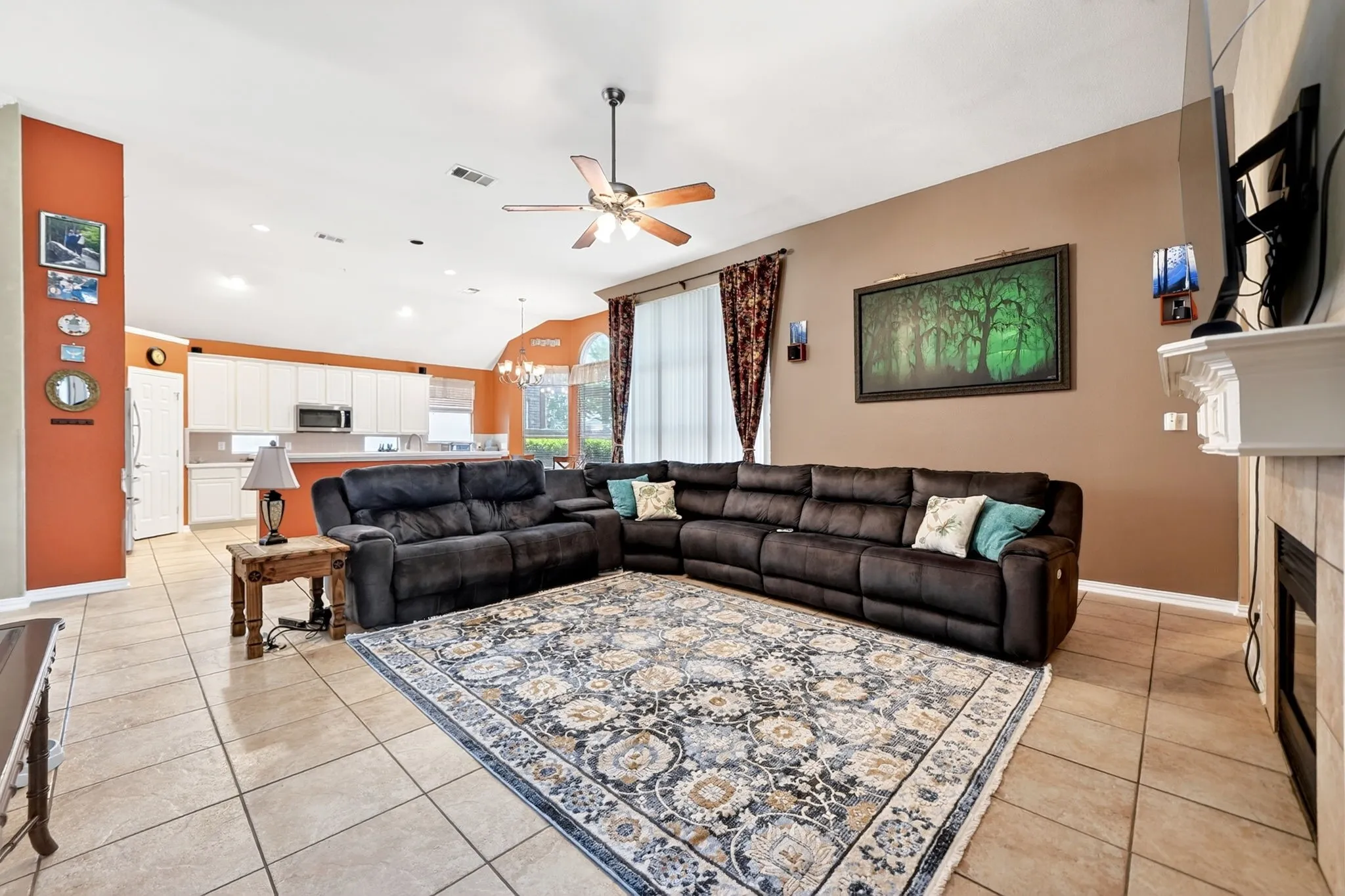 Single Family Residence For Sale in Dallas County , 9217 Royal Burgess Drive, Rowlett, Texas 75089, 4 Bedroom, 2 Bathroom, 3 Garage spaces, 2,661 Sqft, built in 2000, mls#21298774, Real Estate Agent in Rowlett, Homes For Sale in Dallas county, Homes For Sale in Rowlett, Realtor in Rowlett Texas, Real Estate Brokerage Independent Realty Texas, Luminita Cordes Realtor