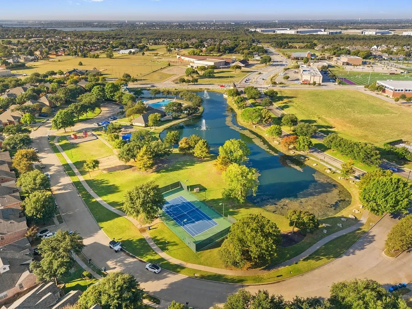 Single Family Residence For Sale in Dallas County , 9217 Royal Burgess Drive, Rowlett, Texas 75089, 4 Bedroom, 2 Bathroom, 3 Garage spaces, 2,661 Sqft, built in 2000, mls#21298774, Real Estate Agent in Rowlett, Homes For Sale in Dallas county, Homes For Sale in Rowlett, Realtor in Rowlett Texas, Real Estate Brokerage Independent Realty Texas, Luminita Cordes Realtor