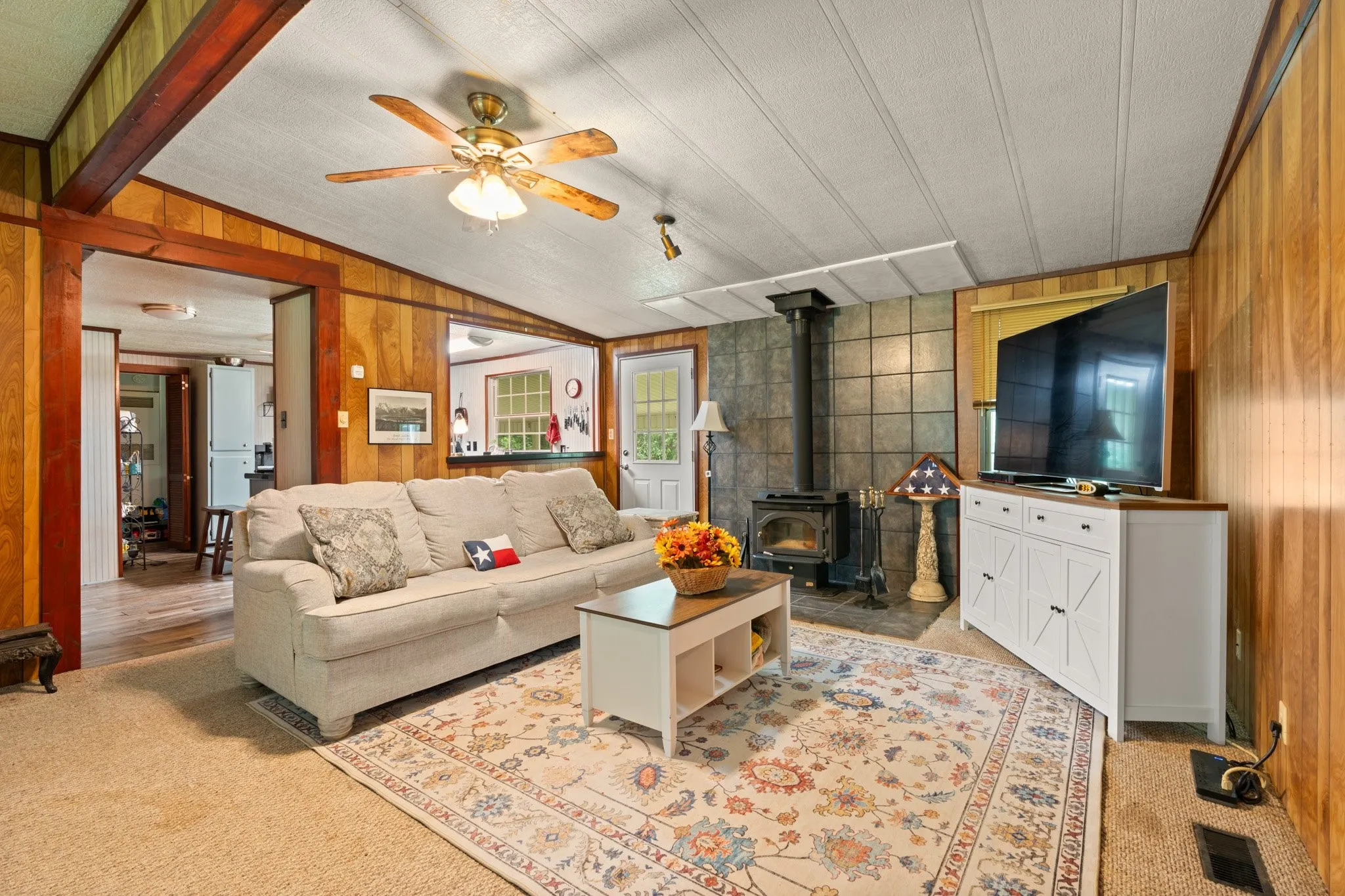 Mobile Home For Sale in Kaufman County , 9547 County Rd 346, Terrell, Texas 75161, 3 Bedrooms, 2 Bathrooms, 6 Garage spaces, 1,560 Sqft, built in 1982, Price $575,000, mls#21290241, Real Estate Agent in Terrell, Homes For Sale in Kaufman county, Homes For Sale in Terrell, Realtor in Terrell Texas, Real Estate Brokerage Independent Realty Texas, Luminita Cordes Realtor