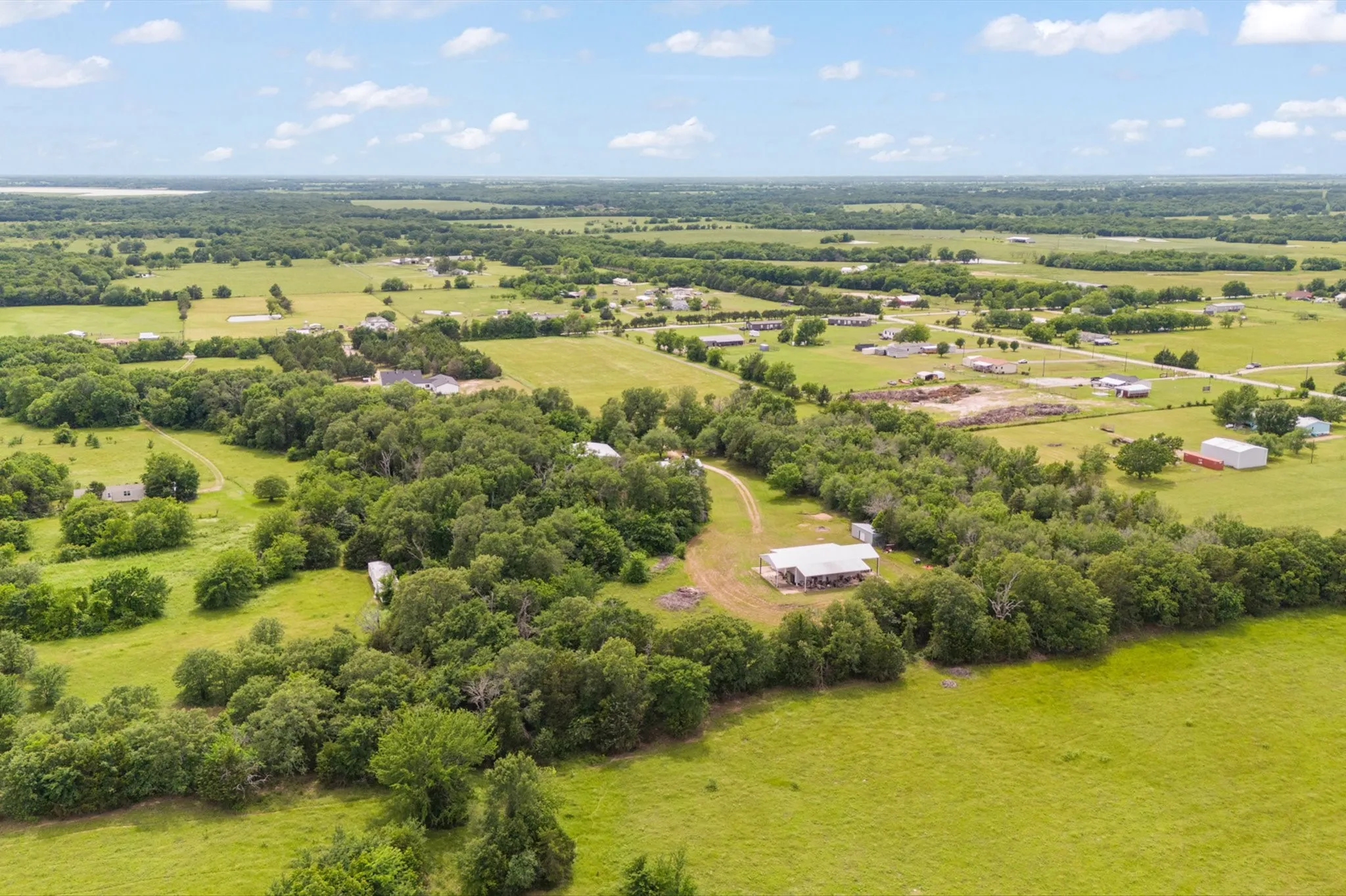 Mobile Home For Sale in Kaufman County , 9547 County Rd 346, Terrell, Texas 75161, 3 Bedrooms, 2 Bathrooms, 6 Garage spaces, 1,560 Sqft, built in 1982, Price $575,000, mls#21290241, Real Estate Agent in Terrell, Homes For Sale in Kaufman county, Homes For Sale in Terrell, Realtor in Terrell Texas, Real Estate Brokerage Independent Realty Texas, Luminita Cordes Realtor