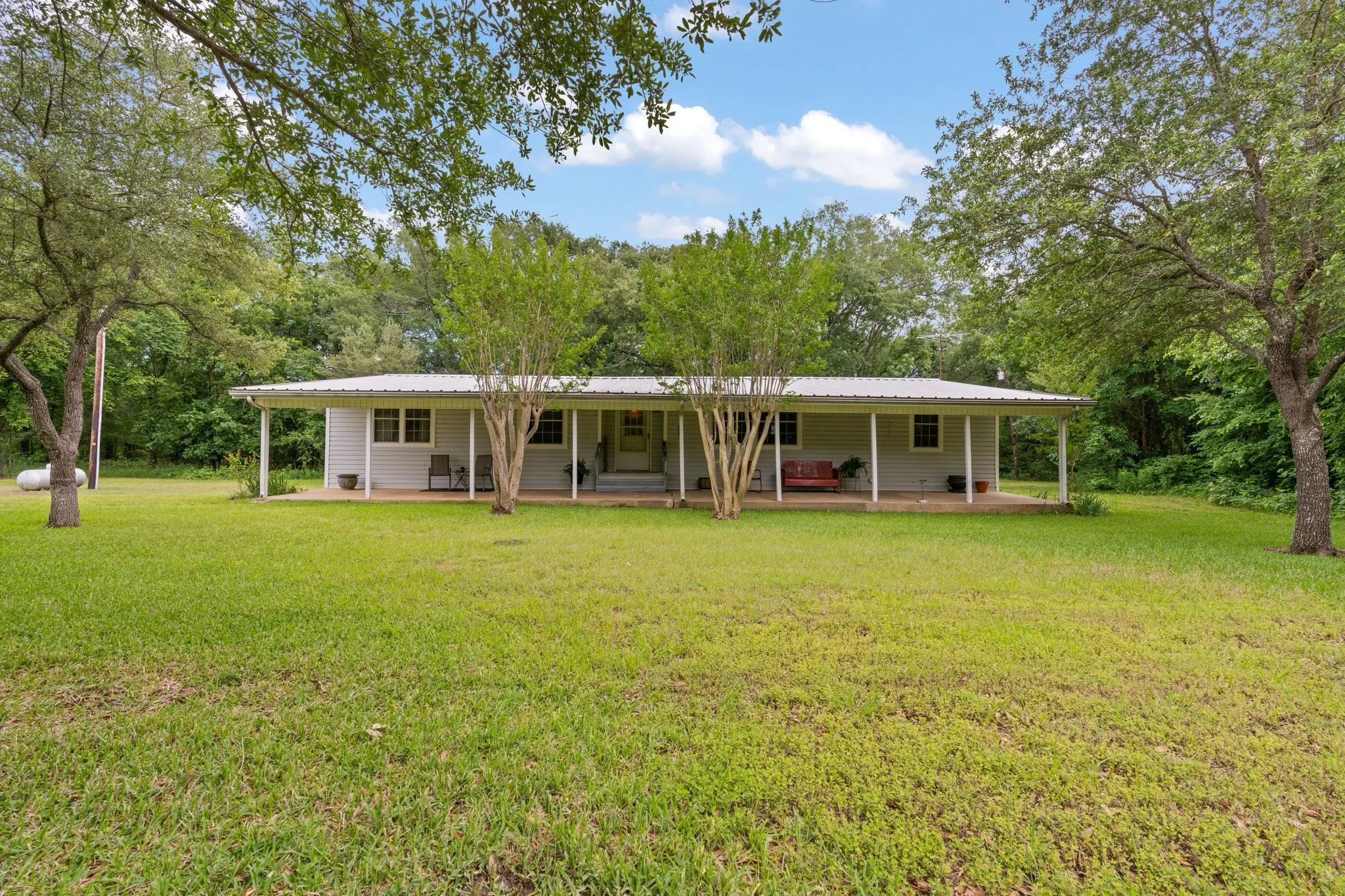 Mobile Home For Sale in Kaufman County , 9547 County Rd 346, Terrell, Texas 75161, 3 Bedrooms, 2 Bathrooms, 6 Garage spaces, 1,560 Sqft, built in 1982, Price $575,000, mls#21290241, Real Estate Agent in Terrell, Homes For Sale in Kaufman county, Homes For Sale in Terrell, Realtor in Terrell Texas, Real Estate Brokerage Independent Realty Texas, Luminita Cordes Realtor