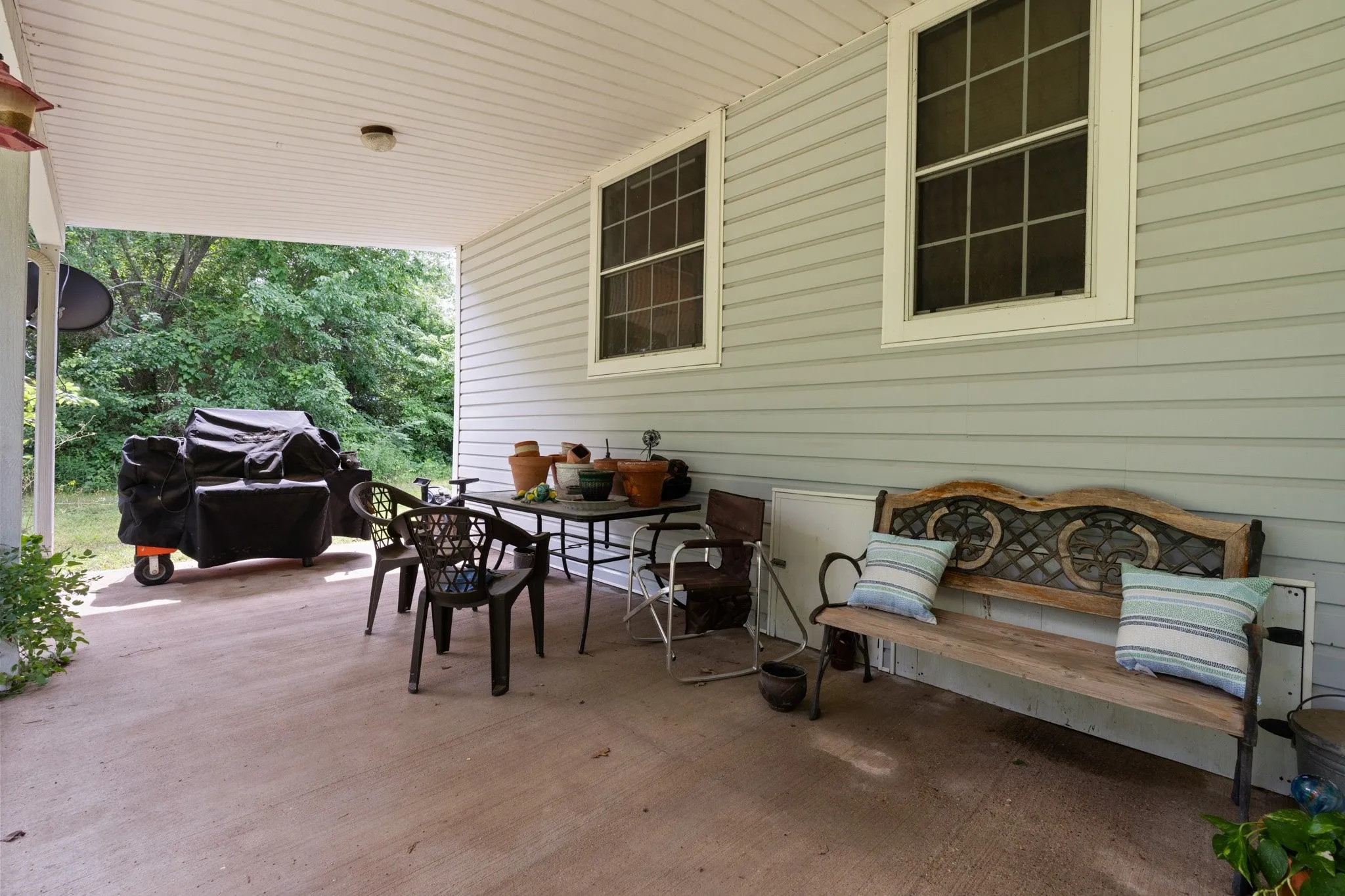 Mobile Home For Sale in Kaufman County , 9547 County Rd 346, Terrell, Texas 75161, 3 Bedrooms, 2 Bathrooms, 6 Garage spaces, 1,560 Sqft, built in 1982, Price $575,000, mls#21290241, Real Estate Agent in Terrell, Homes For Sale in Kaufman county, Homes For Sale in Terrell, Realtor in Terrell Texas, Real Estate Brokerage Independent Realty Texas, Luminita Cordes Realtor