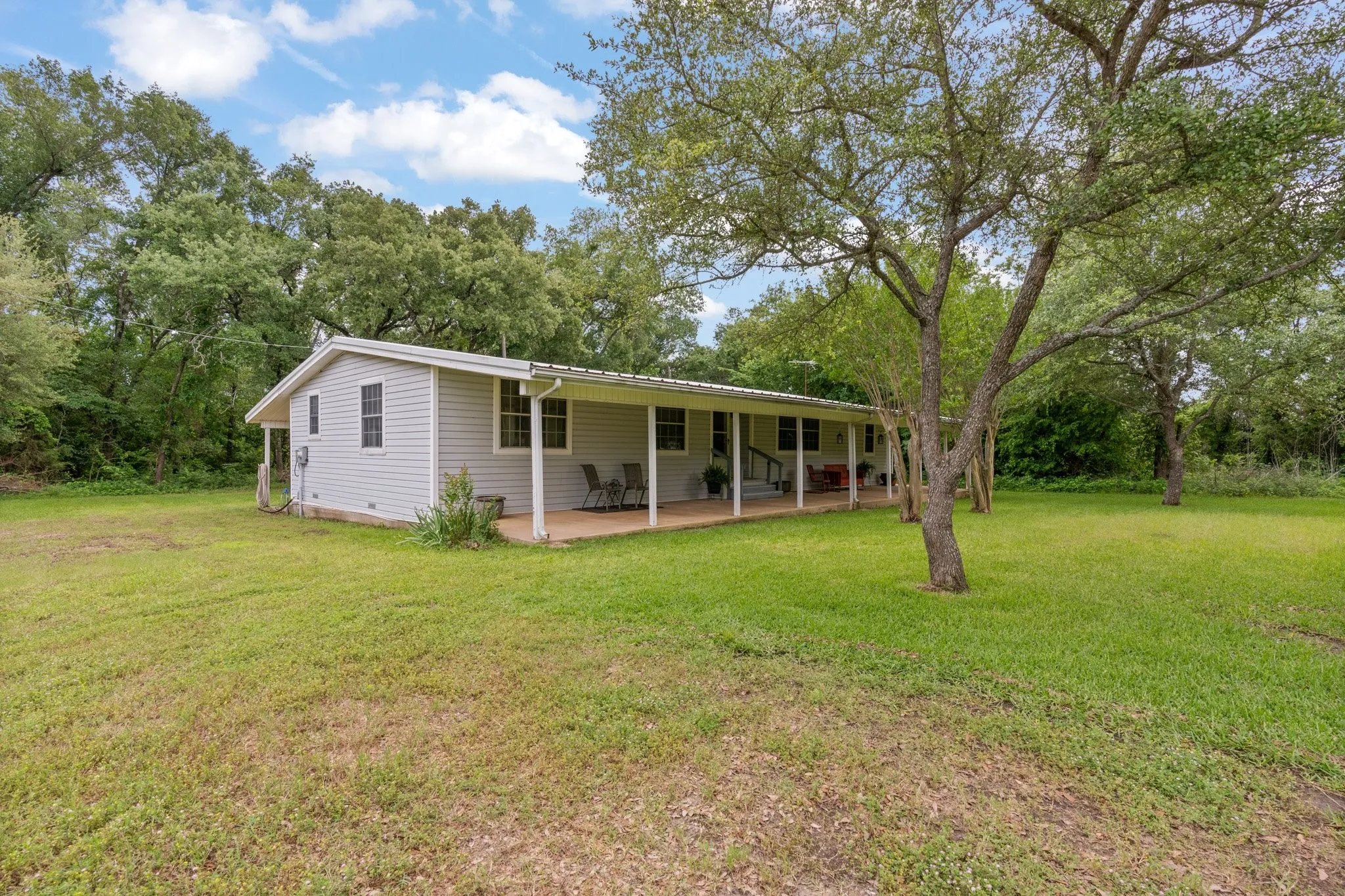 Mobile Home For Sale in Kaufman County , 9547 County Rd 346, Terrell, Texas 75161, 3 Bedrooms, 2 Bathrooms, 6 Garage spaces, 1,560 Sqft, built in 1982, Price $575,000, mls#21290241, Real Estate Agent in Terrell, Homes For Sale in Kaufman county, Homes For Sale in Terrell, Realtor in Terrell Texas, Real Estate Brokerage Independent Realty Texas, Luminita Cordes Realtor