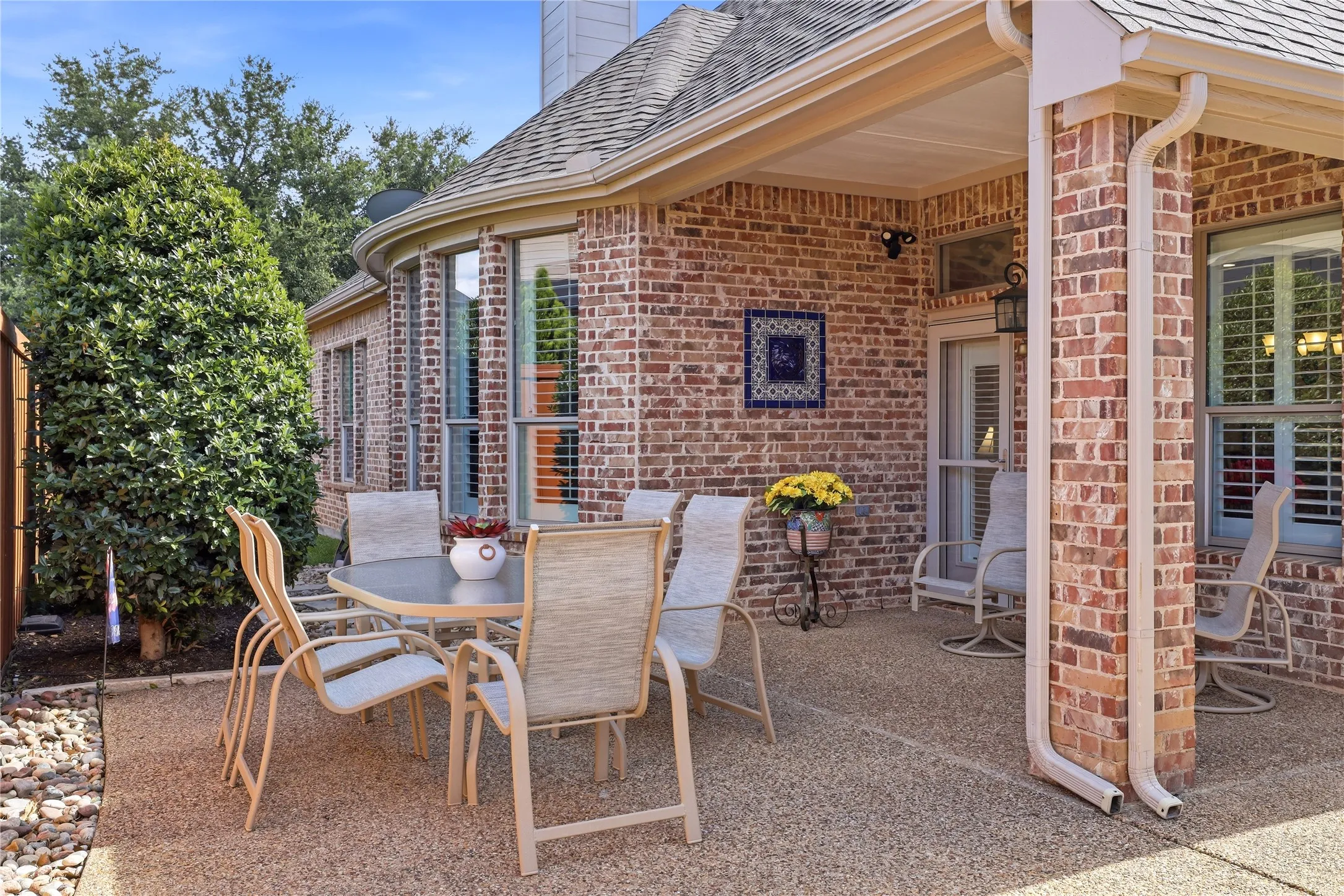 Single Family Residence For Sale in Tarrant County , 5931 Crescent Lane, Colleyville, Texas 76034, 3 Bedroom, 4 Bathroom, 2 Garage spaces, 3,110 Sqft, built in 2006, mls#21296490, Real Estate Agent in Colleyville, Homes For Sale in Tarrant county, Homes For Sale in Colleyville, Realtor in Colleyville Texas, Real Estate Brokerage Independent Realty Texas, Luminita Cordes Realtor