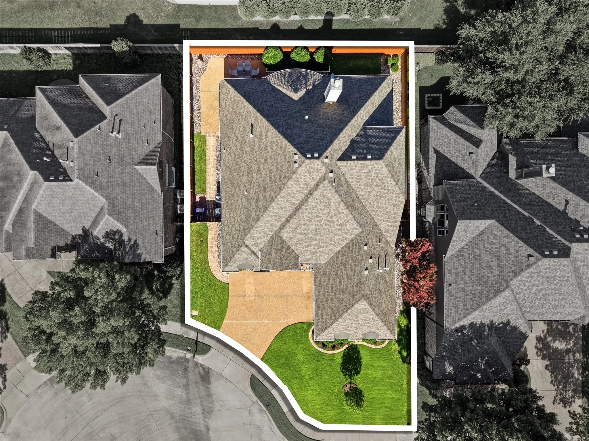 Single Family Residence For Sale in Tarrant County , 5931 Crescent Lane, Colleyville, Texas 76034, 3 Bedroom, 4 Bathroom, 2 Garage spaces, 3,110 Sqft, built in 2006, mls#21296490, Real Estate Agent in Colleyville, Homes For Sale in Tarrant county, Homes For Sale in Colleyville, Realtor in Colleyville Texas, Real Estate Brokerage Independent Realty Texas, Luminita Cordes Realtor
