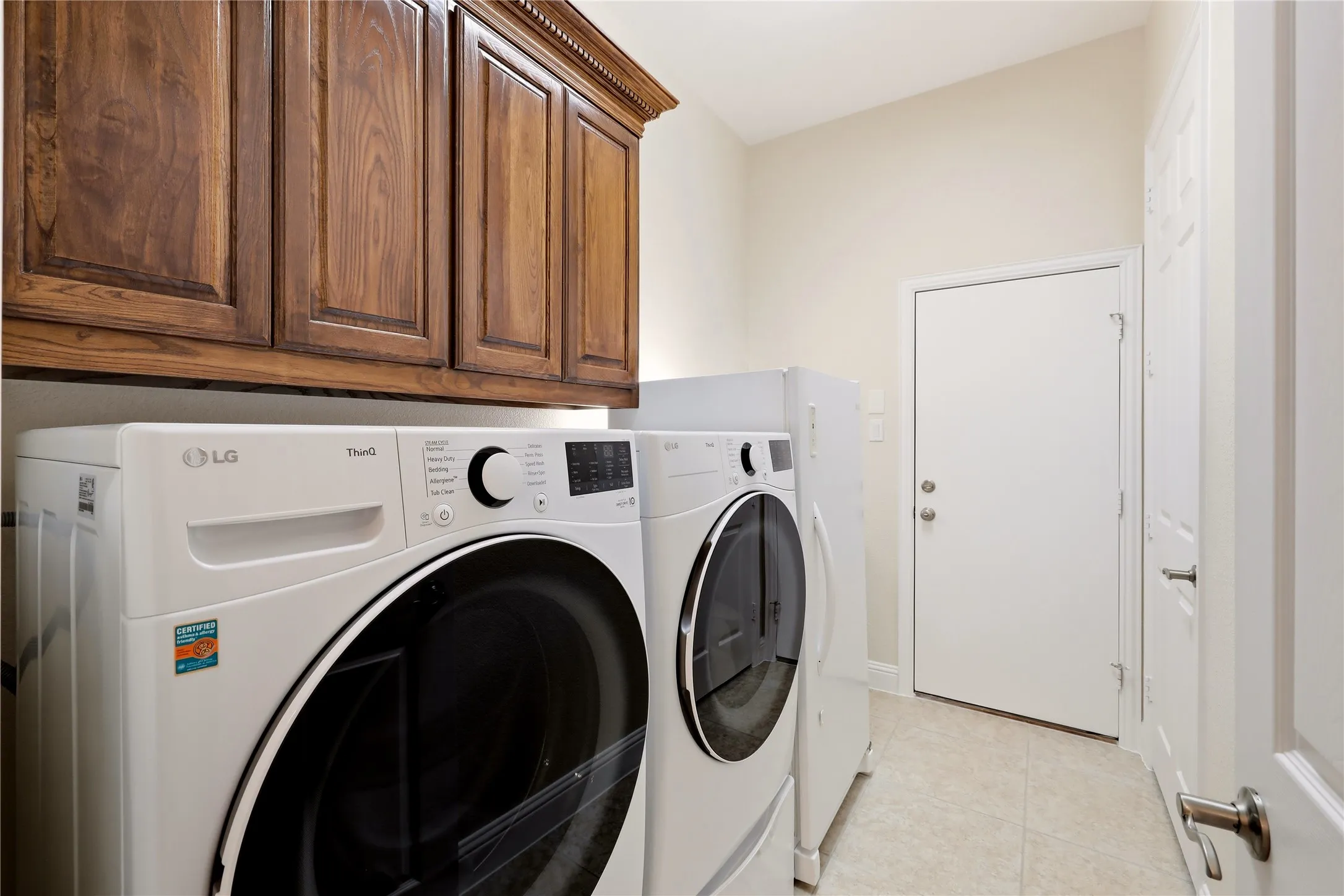Single Family Residence For Sale in Tarrant County , 5931 Crescent Lane, Colleyville, Texas 76034, 3 Bedroom, 4 Bathroom, 2 Garage spaces, 3,110 Sqft, built in 2006, mls#21296490, Real Estate Agent in Colleyville, Homes For Sale in Tarrant county, Homes For Sale in Colleyville, Realtor in Colleyville Texas, Real Estate Brokerage Independent Realty Texas, Luminita Cordes Realtor